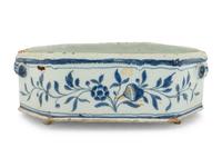 A Delft Delft Blue and White Lavabo and Basin