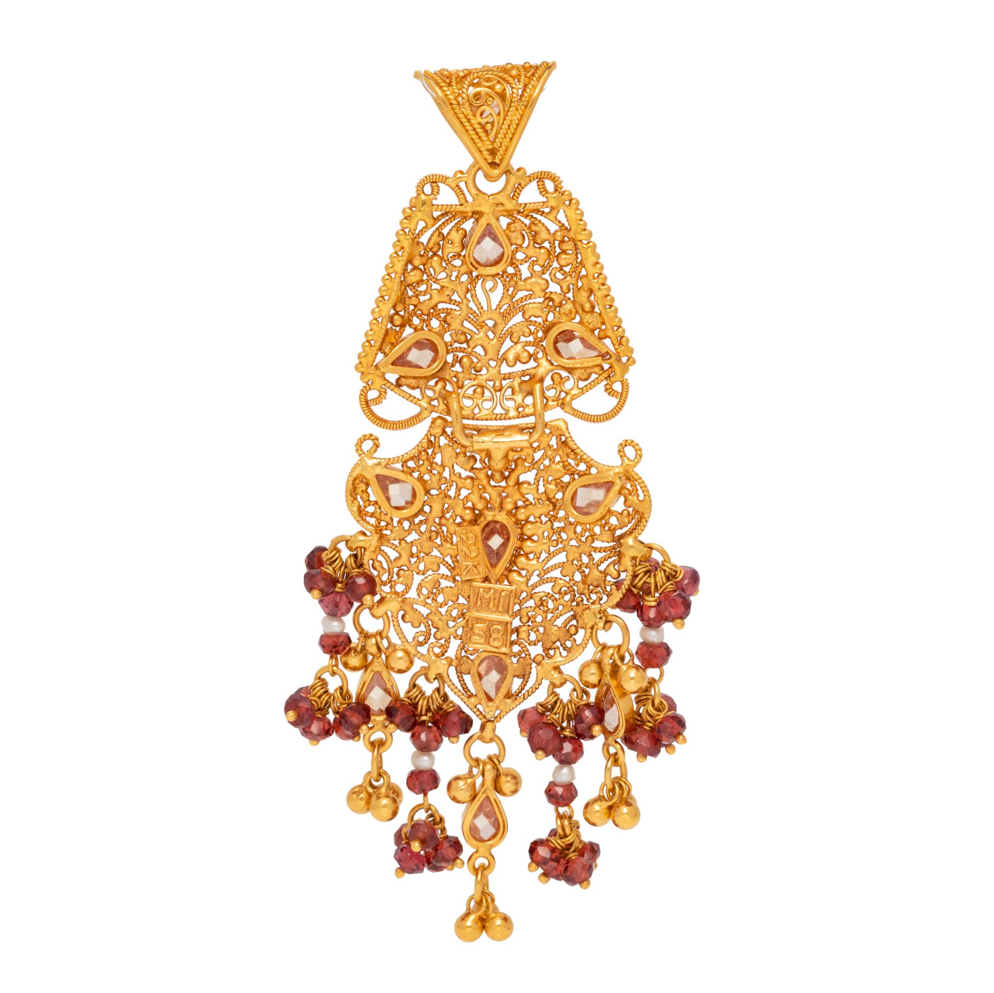 HIGH KARAT GOLD AND GEMSTONE PENDANT