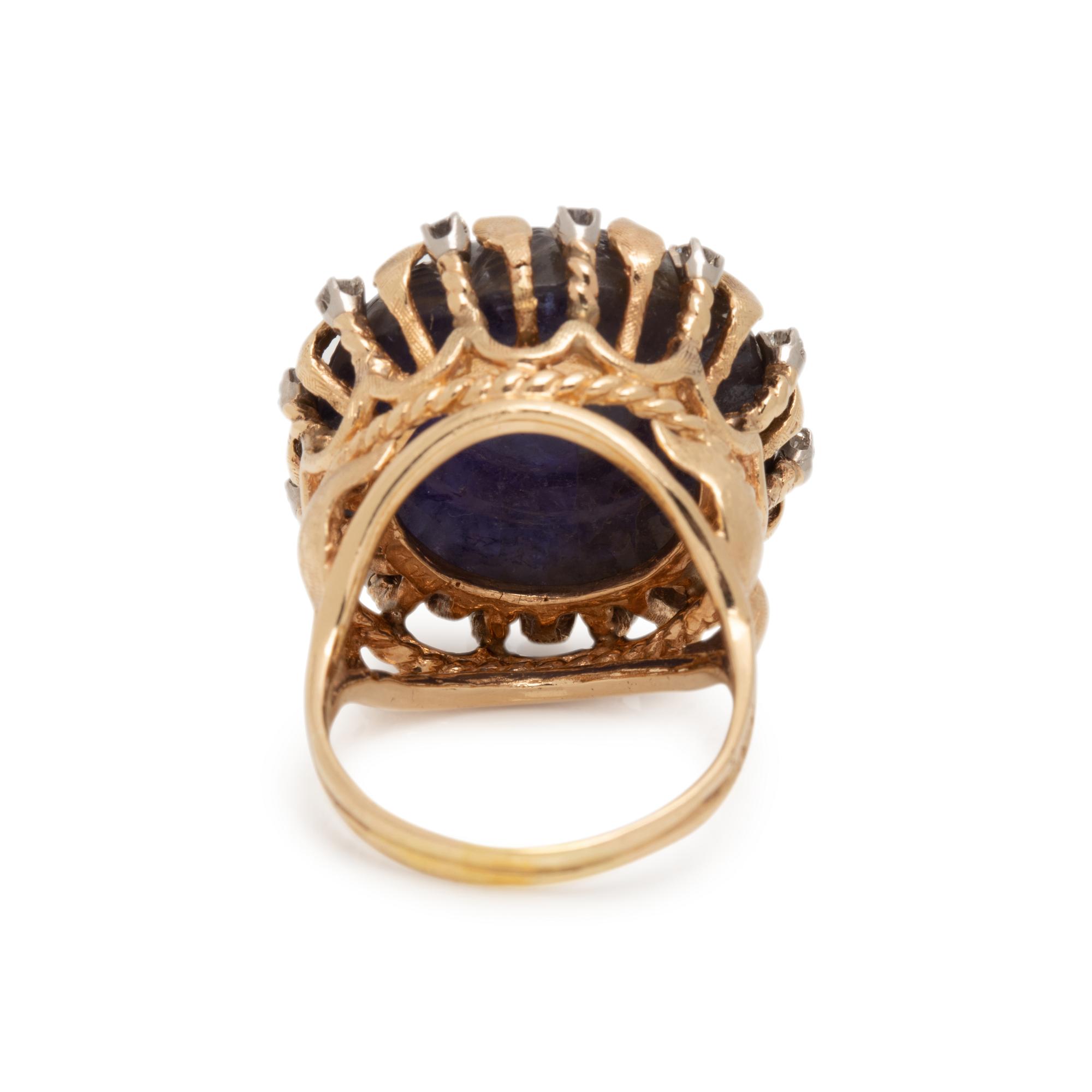 SAPPHIRE AND DIAMOND RING