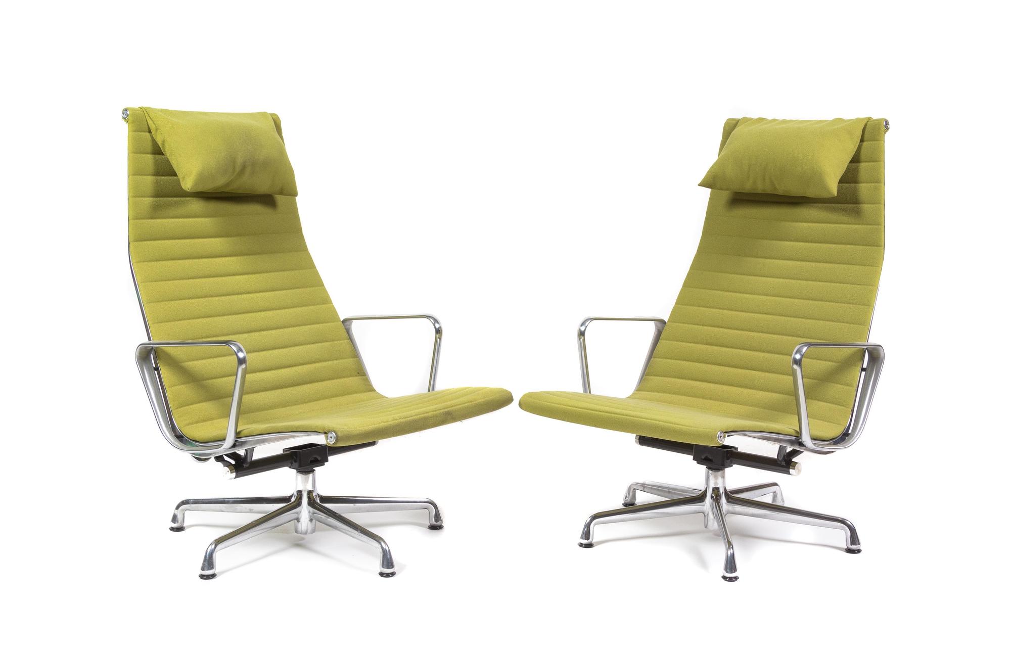 Pair of Aluminium Group Lounge Chairs Herman Miller, USA