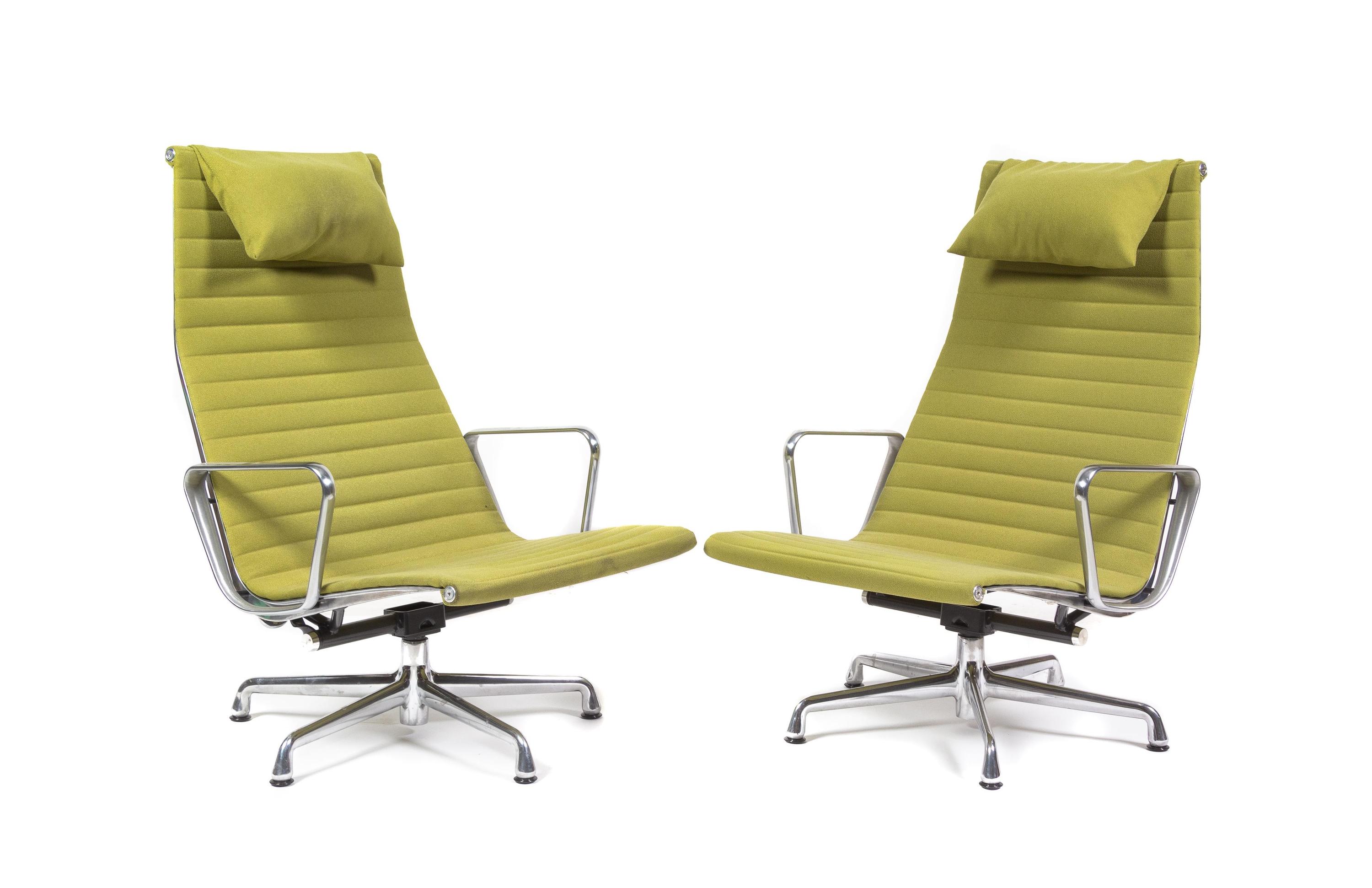 Pair of Aluminium Group Lounge Chairs Herman Miller, USA