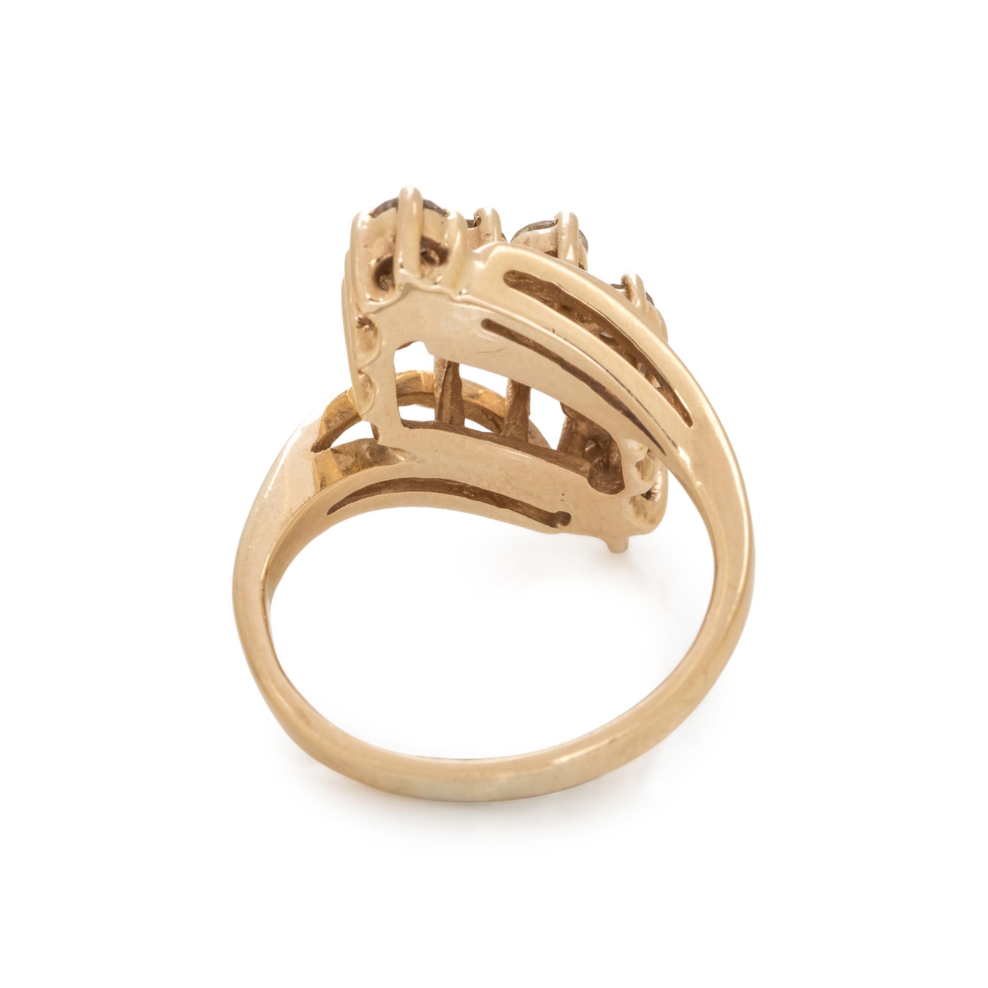 YELLOW GOLD AND DIAMOND RING