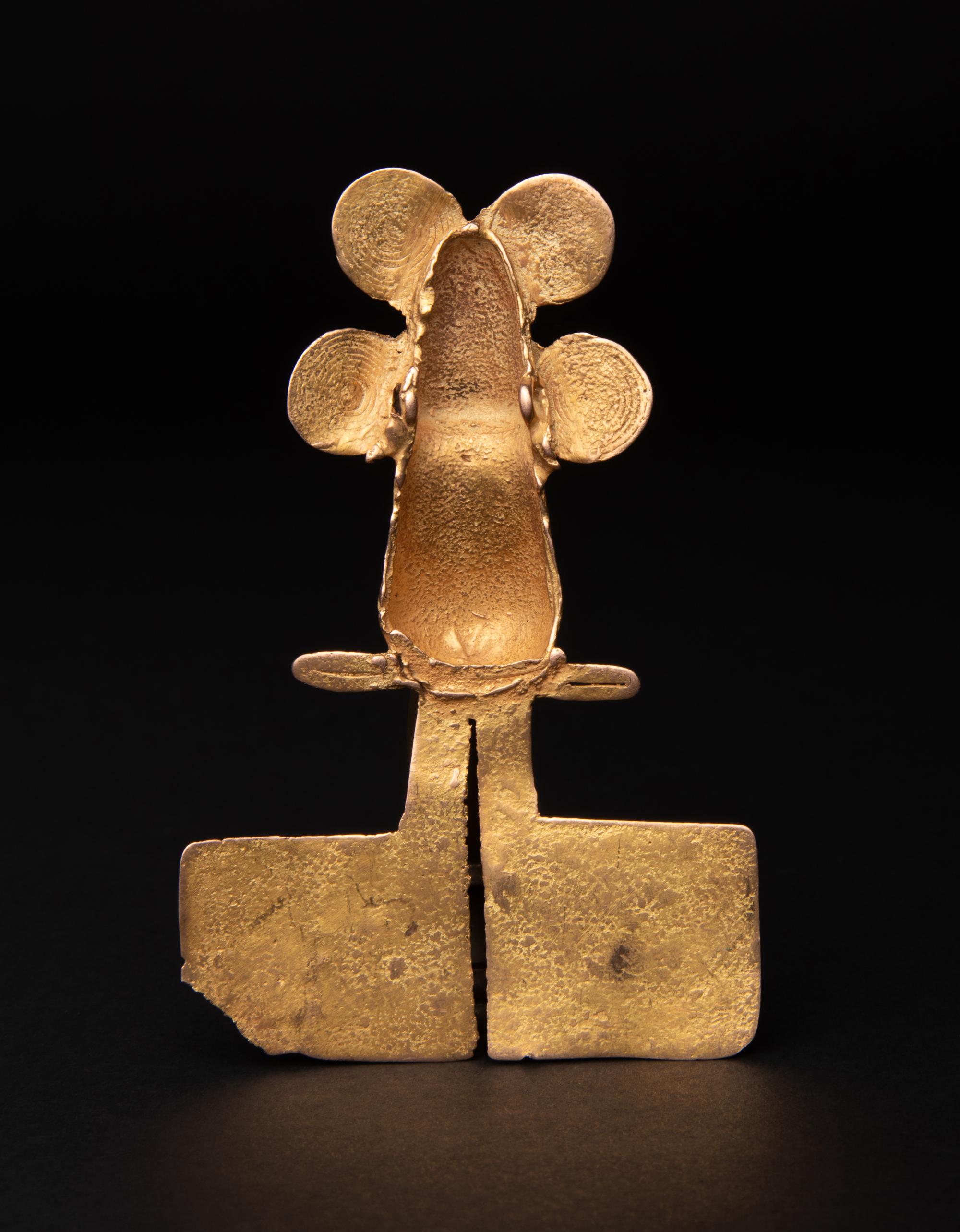 A Chiriquí Gold Frog Pendant