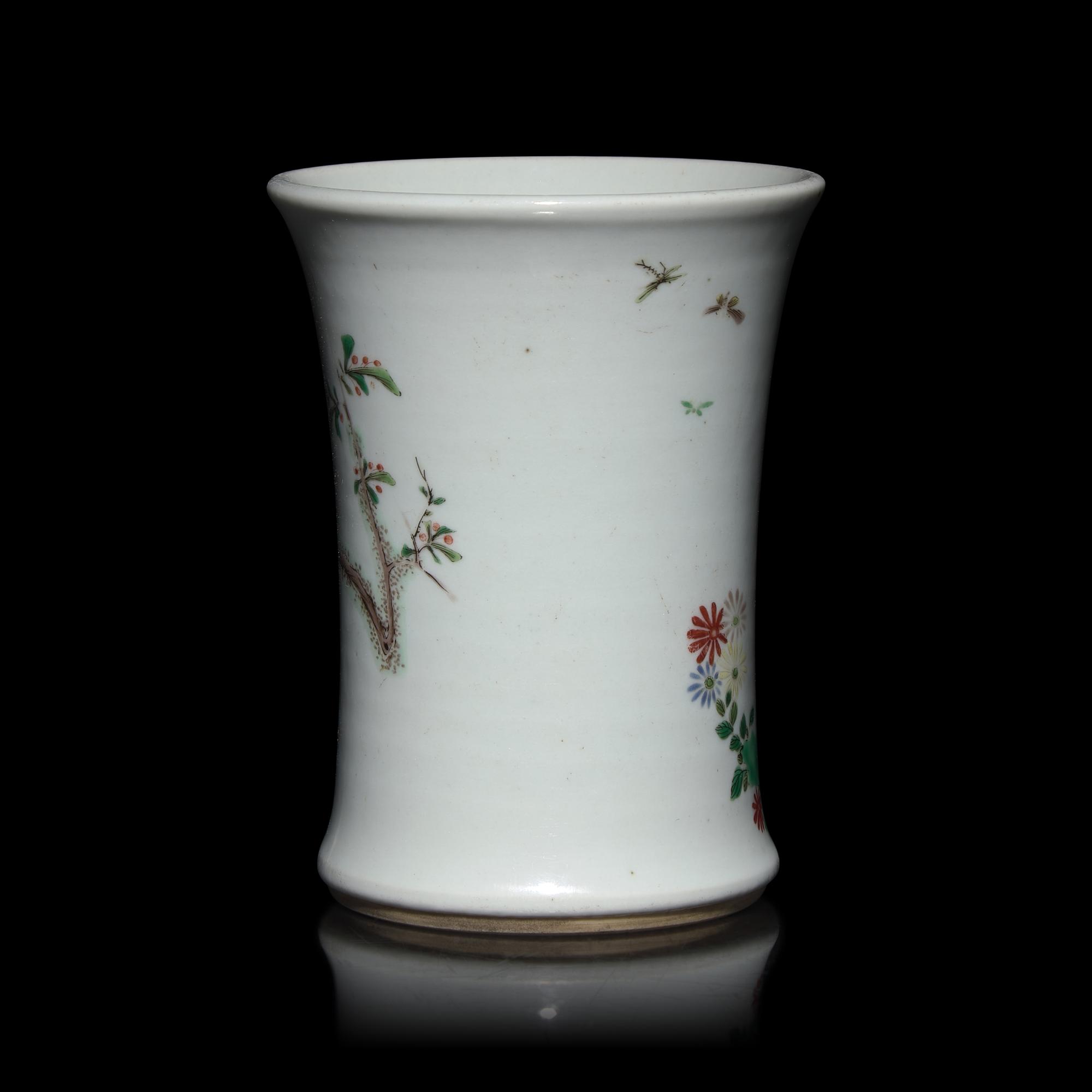 A Small Chinese Famille Verte Brush Pot, Bitong — 五彩花鳥圖小筆筒