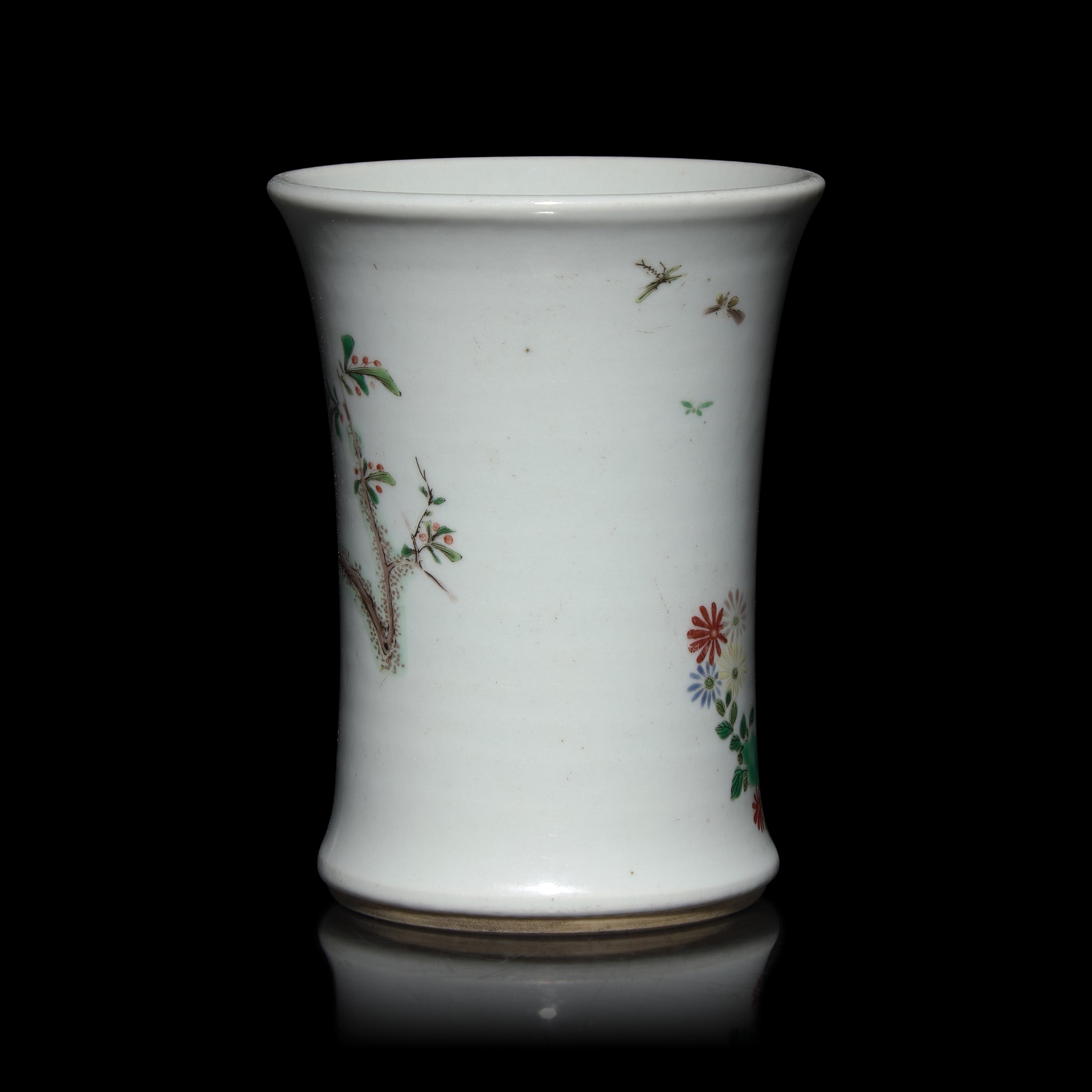 A Small Chinese Famille Verte Brush Pot, Bitong — 五彩花鳥圖小筆筒