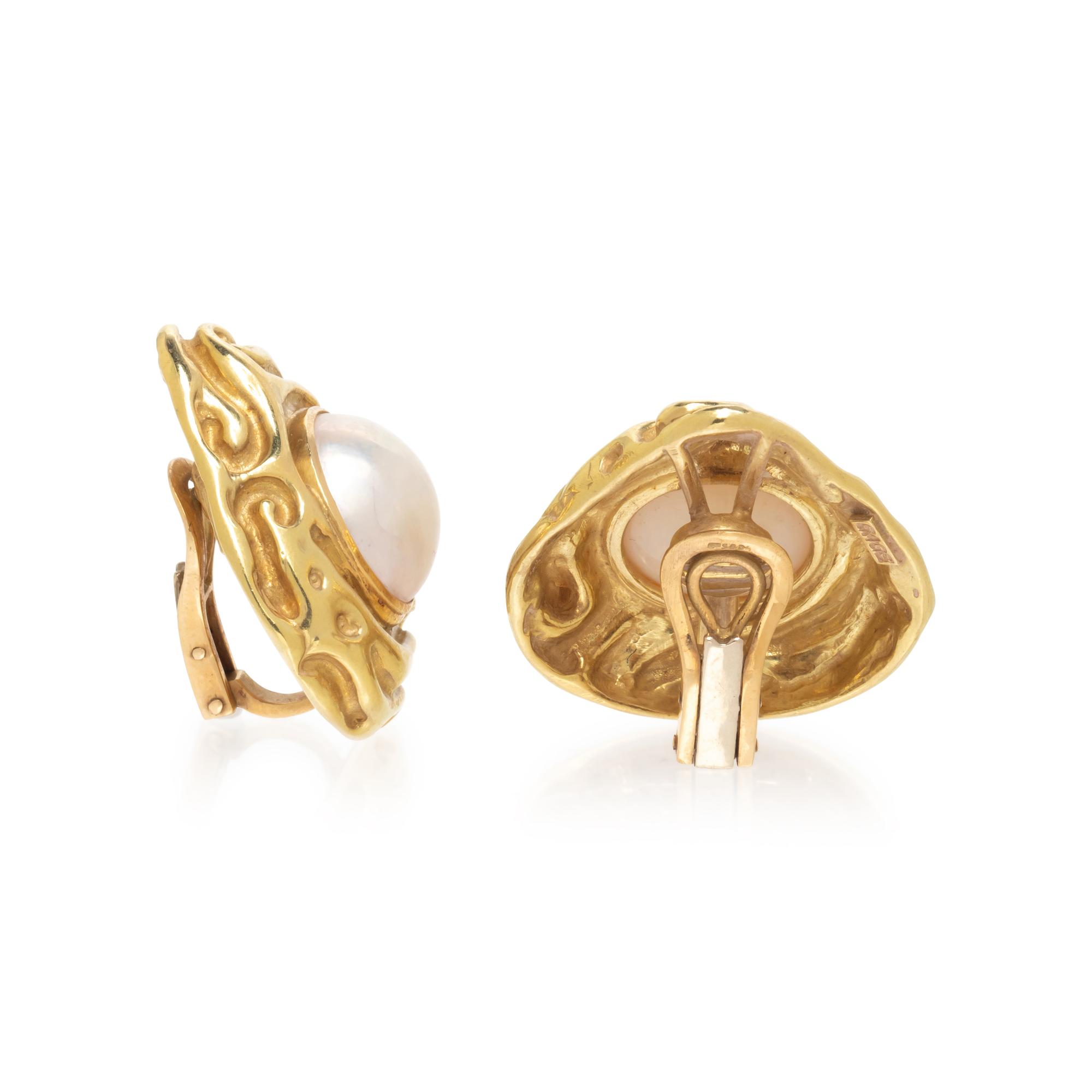 ELIZABETH GAGE, YELLOW GOLD AND MABÉ PEARL CLIP EARRINGS
