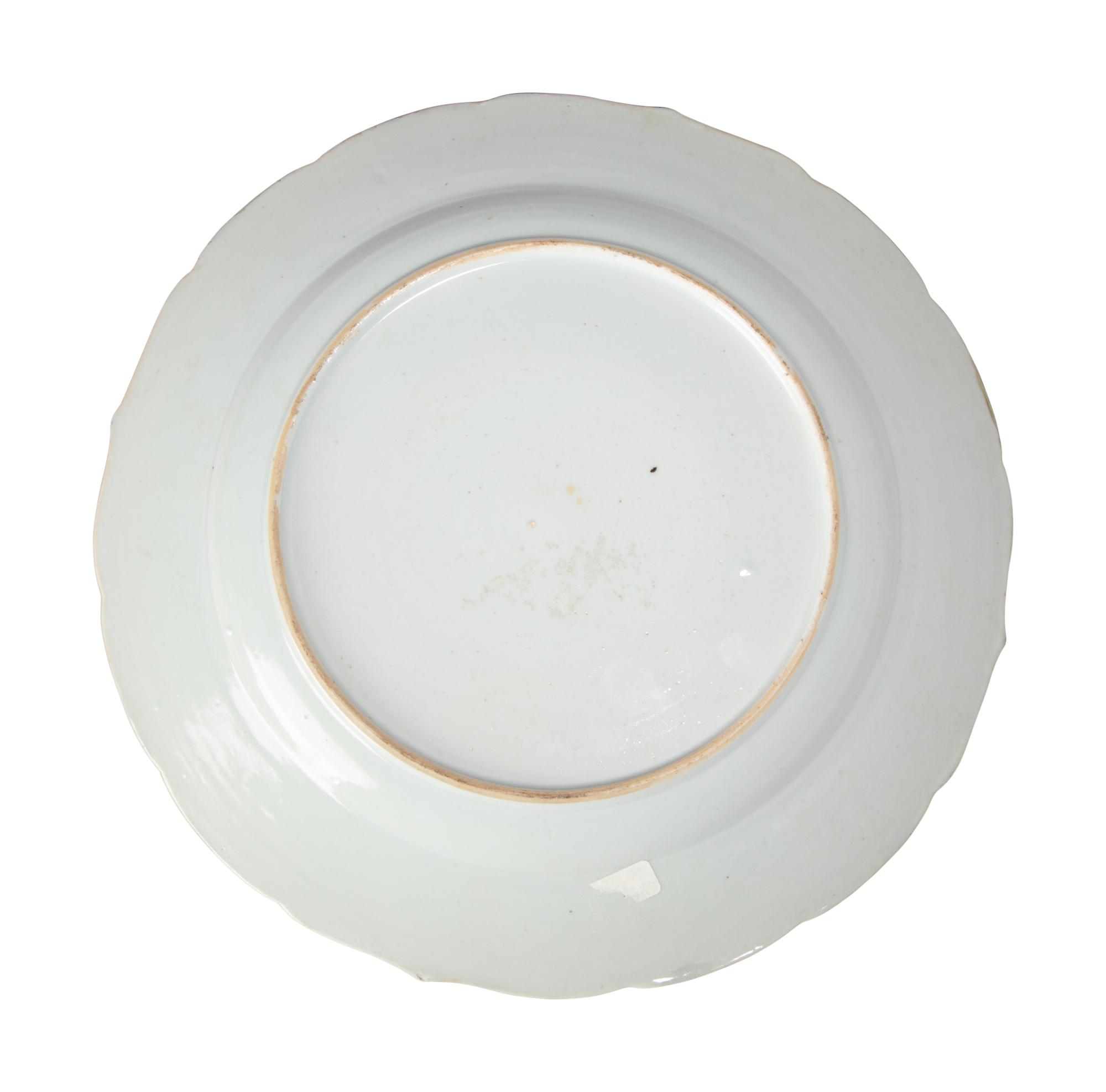 A Chinese Export Porcelain Charger