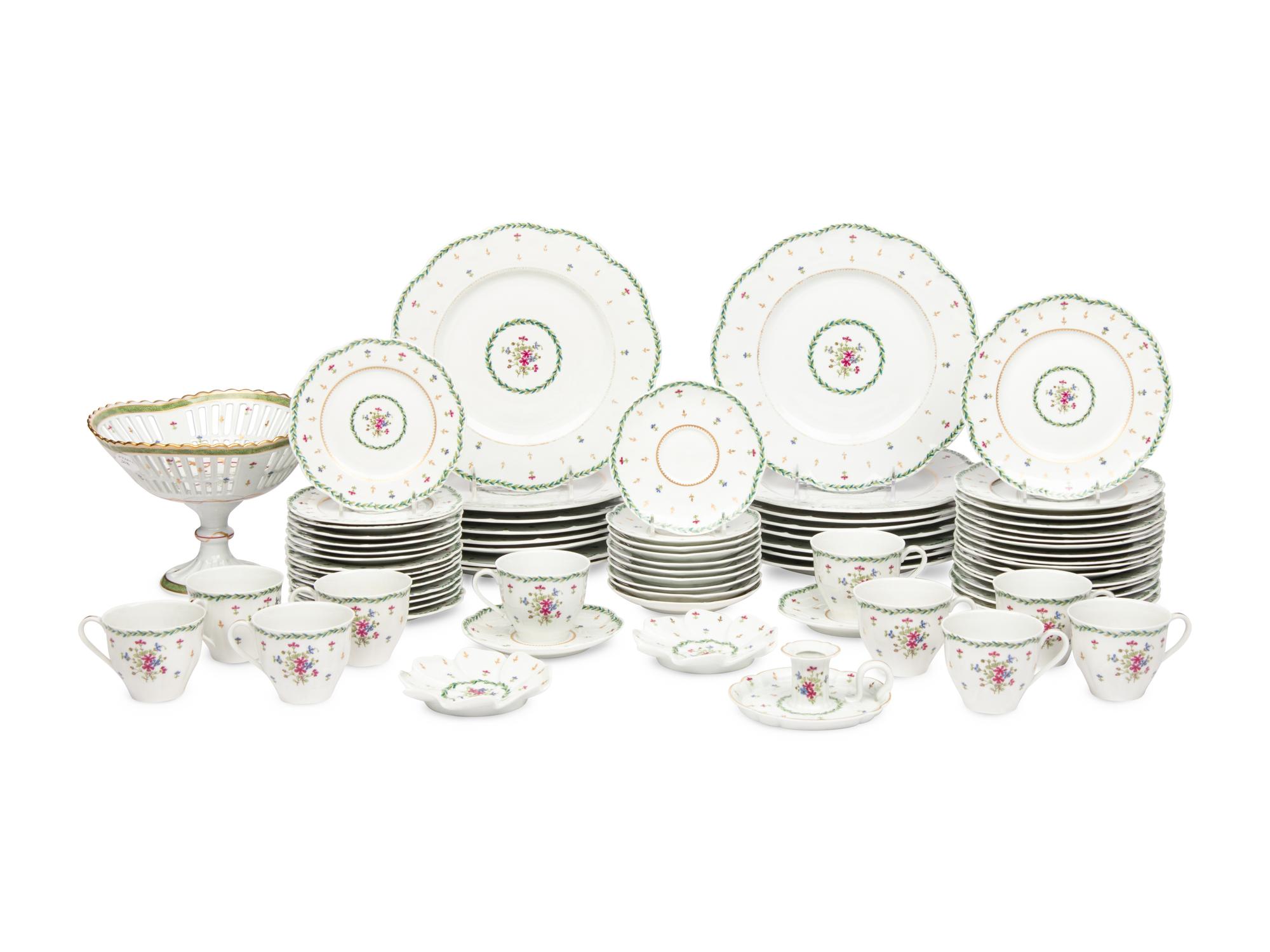 A Haviland Toulon Porcelain Dinner Service