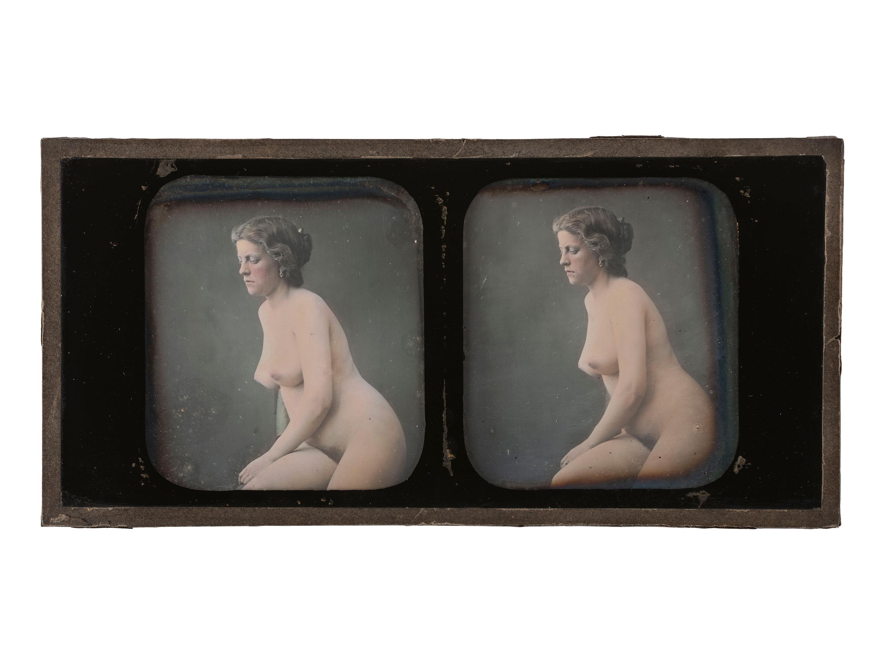 [EARLY PHOTOGRAPHY]. Hand-tinted stereodaguerreotype featuring a nude woman.