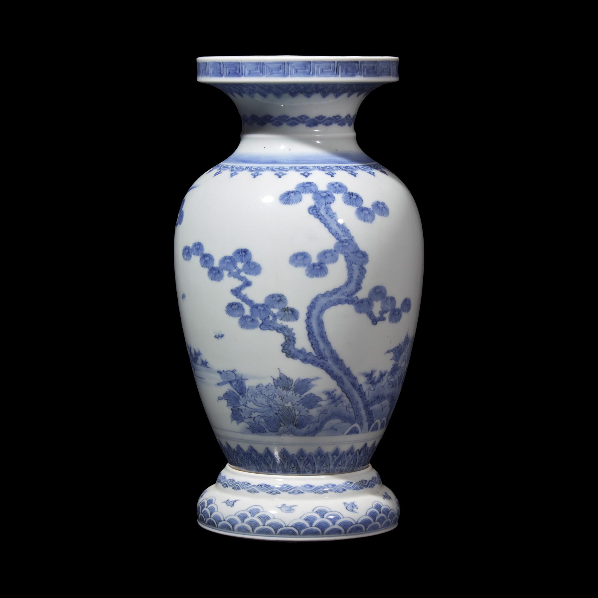 A Japanese Hirado 'Boys and Butterflies' Porcelain Vase, Meiji Period 日本明治時代 平戶燒青花松下童子圖賞瓶