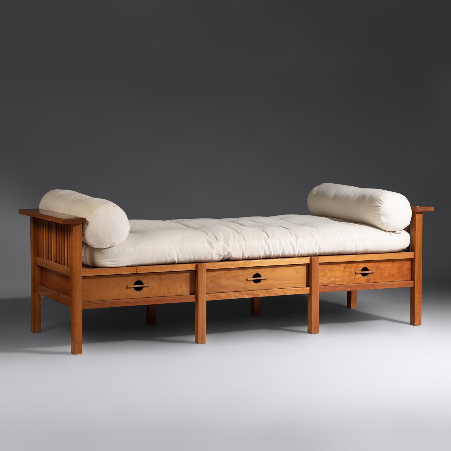 J21 Daybed