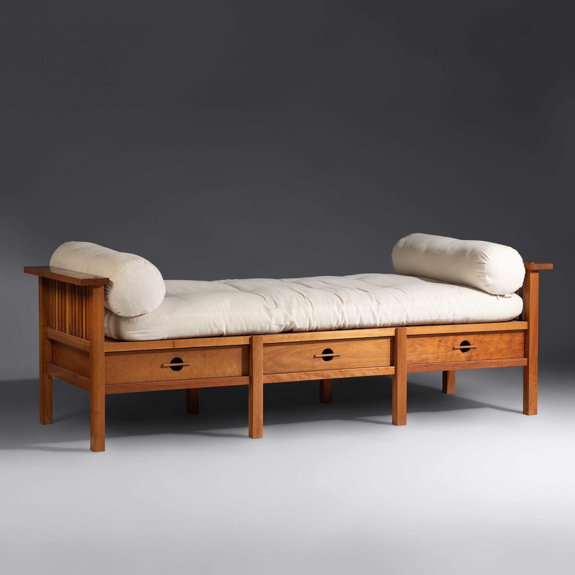 J21 Daybed