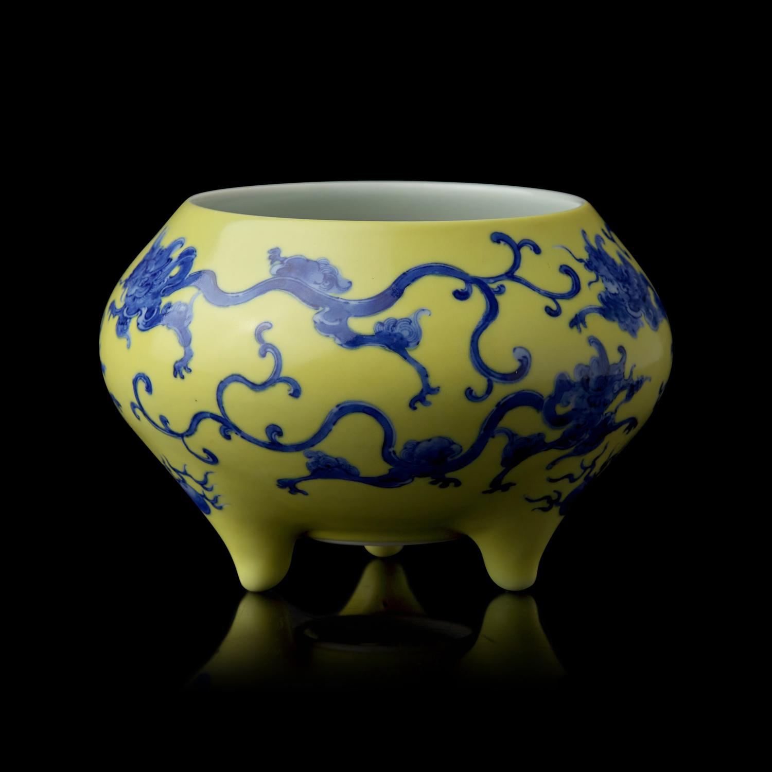 A Japanese Yellow-Ground 'Dragons' Censer, Signed Makuzu Kozan Sei