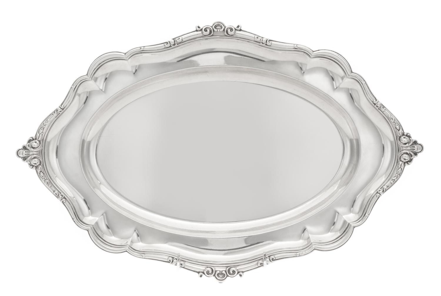 An American Silver Meat Platter, International Silver Co., Meriden, CT, 20th Century, of shaped oval form.