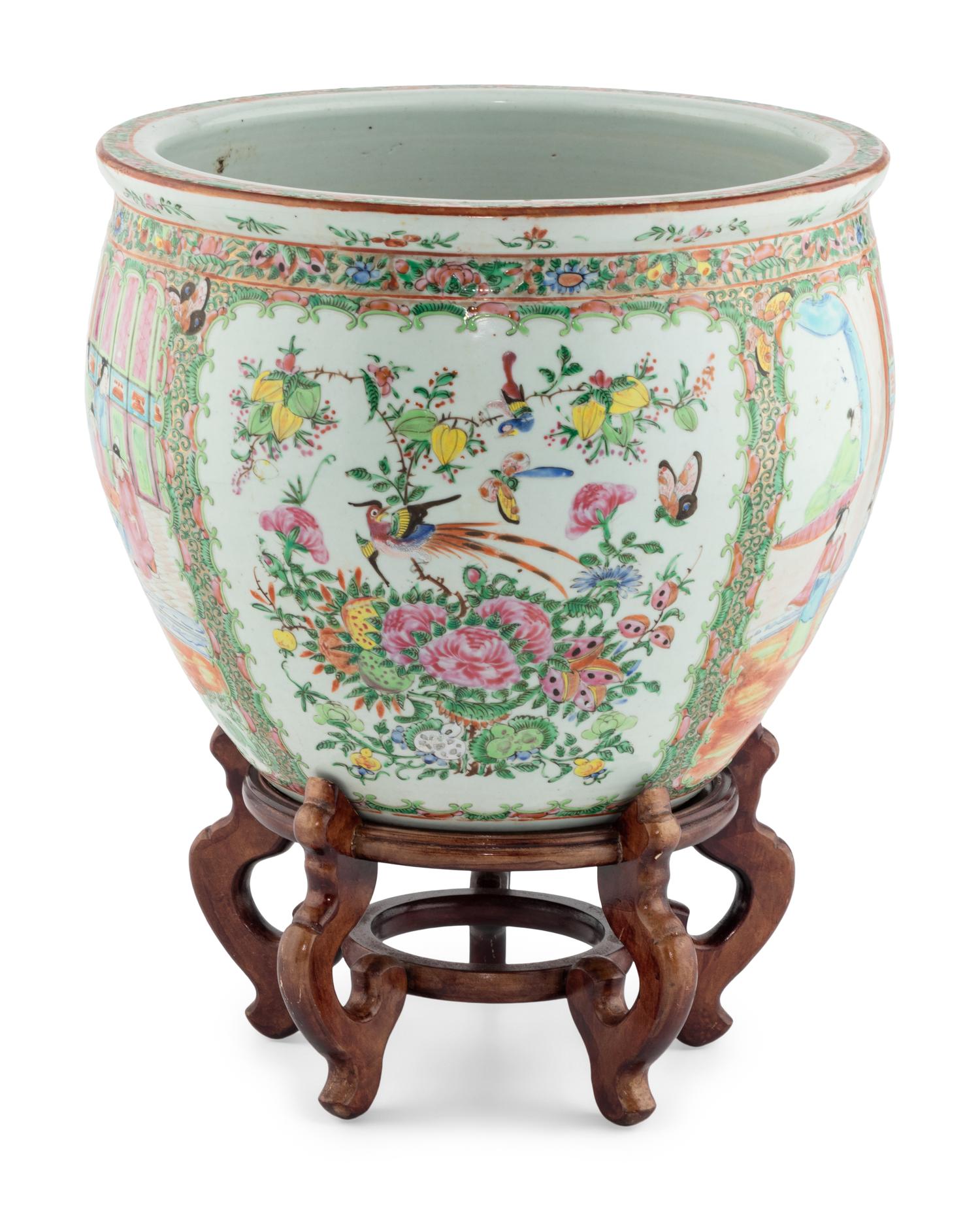 A Chinese Export Rose Medallion Porcelain Jardinière