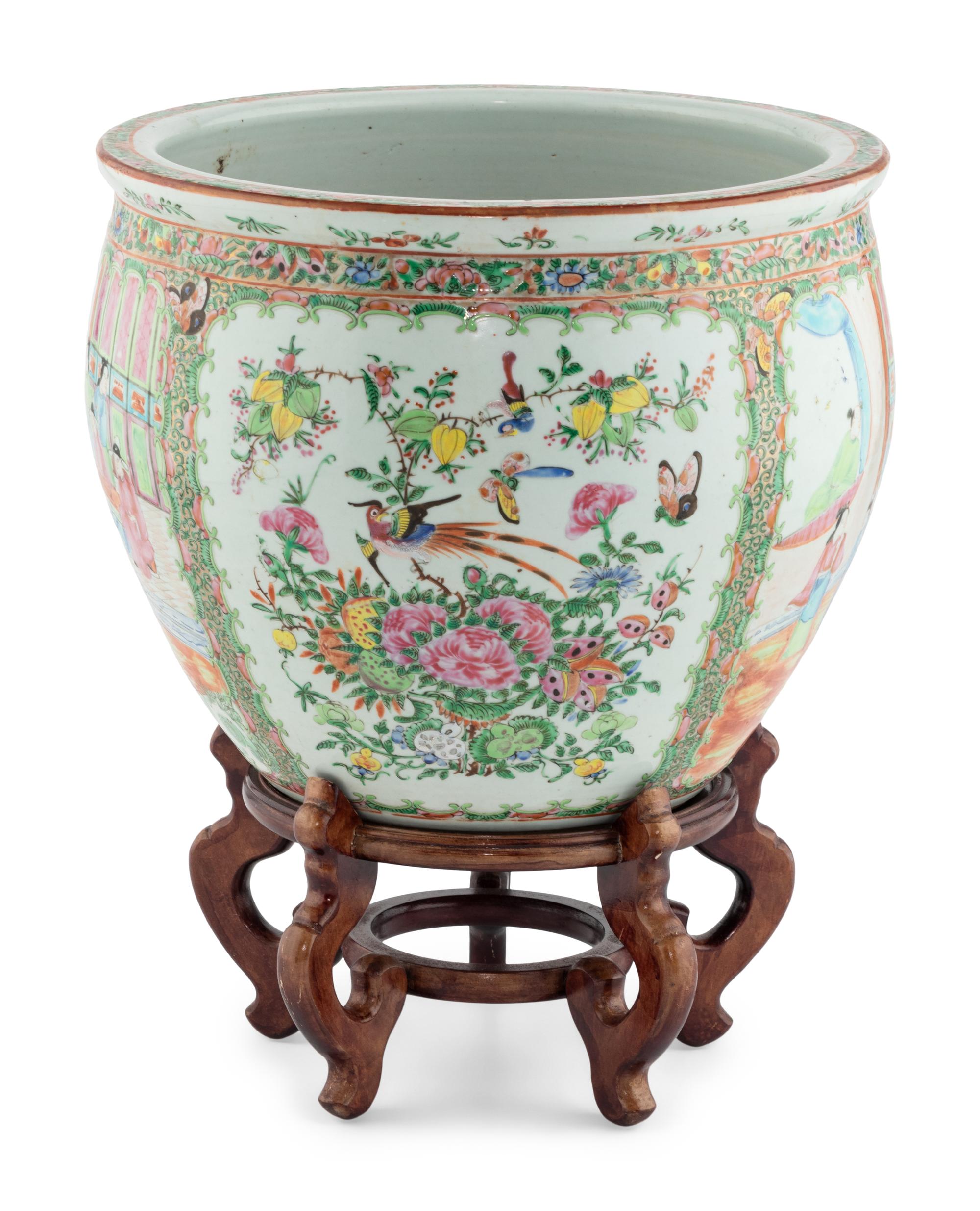 A Chinese Export Rose Medallion Porcelain Jardinière