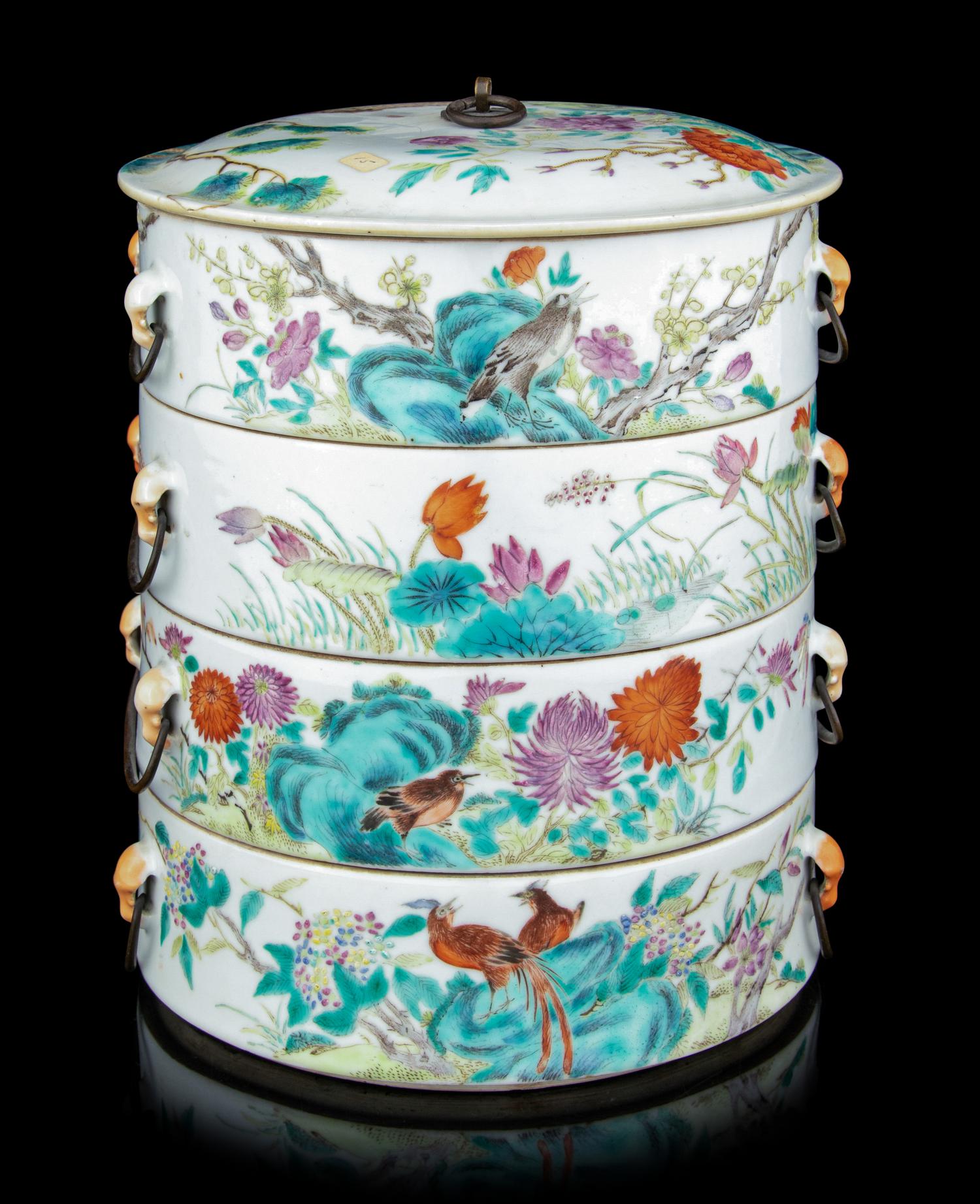 Four Famille Rose Porcelain Articles