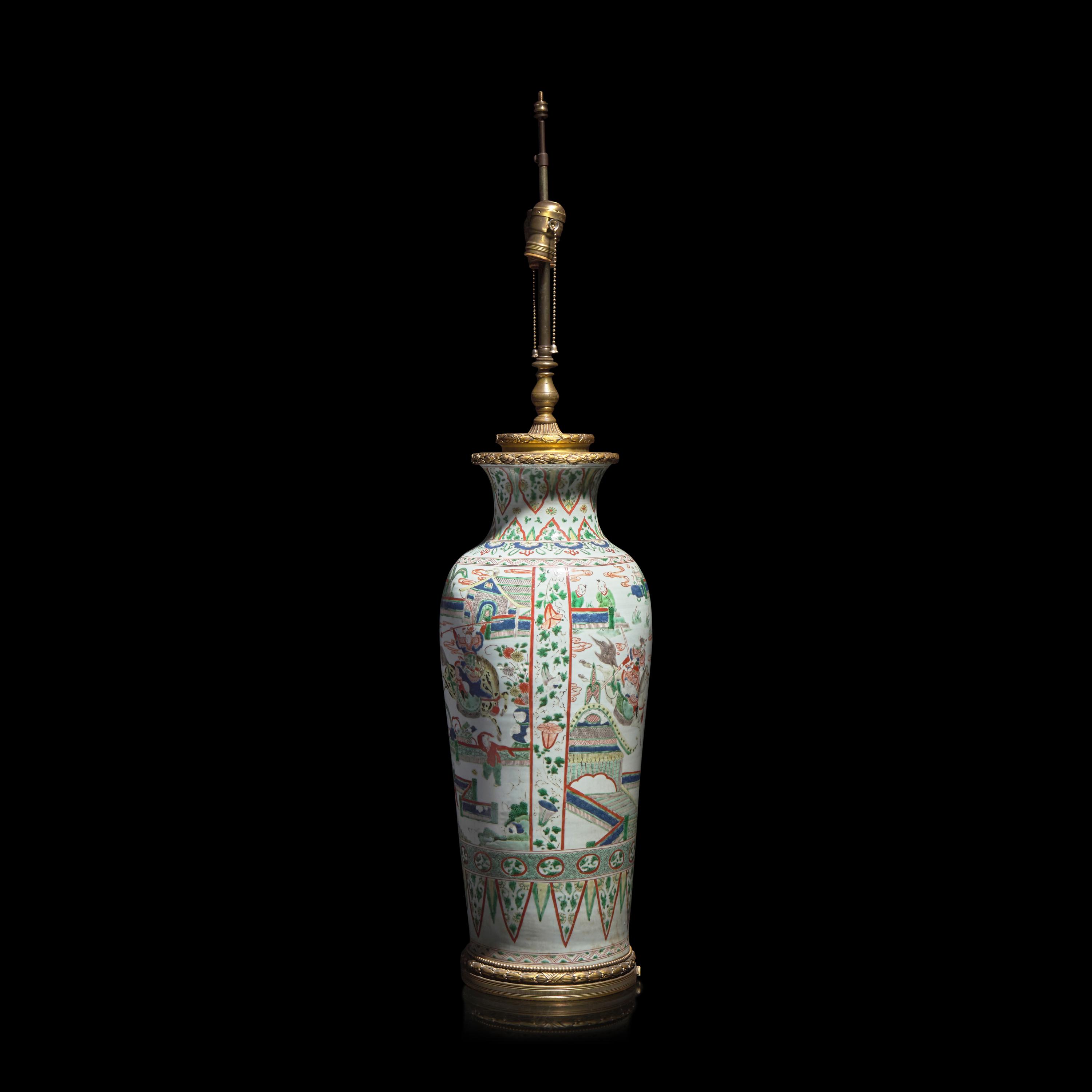 A Large Chinese Famille Verte Vase, Kangxi Period — 清康熙 五彩刀馬圖棒槌瓶