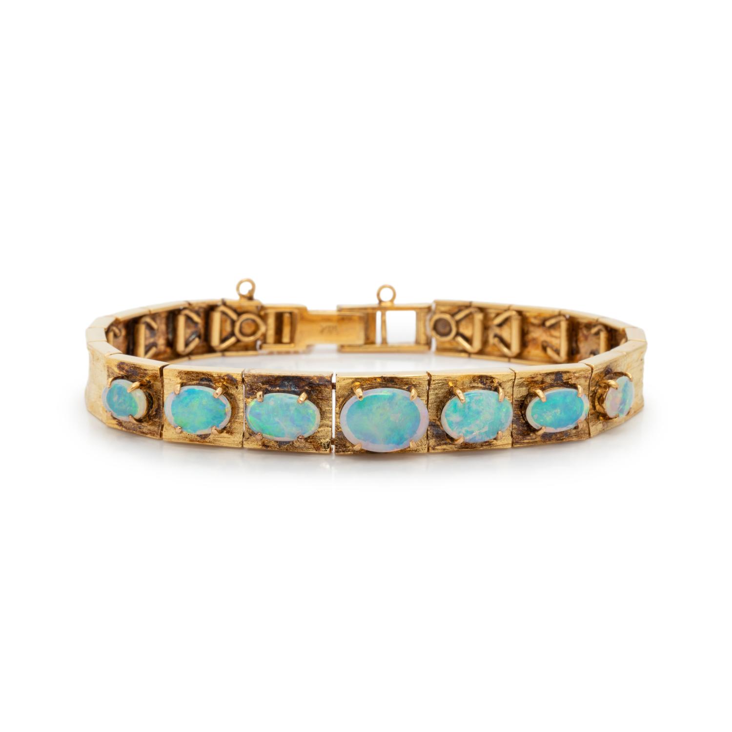 YELLOW GOLD AND OPAL BRACELET