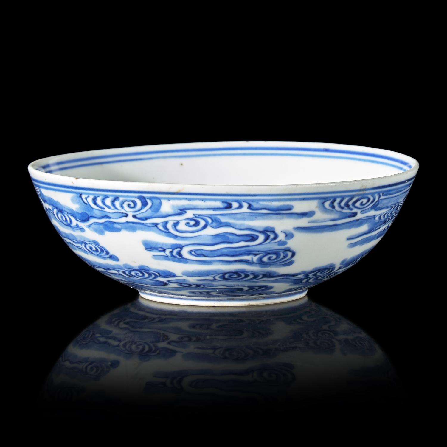 A Chinese Blue and White Porcelain 'Clouds' Bowl, Qinghua Zhenpin Mark, Qing Dynasty 清中期 '清華珍品'款青花祥雲盌