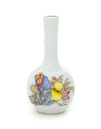 A Chinese Famille Rose Porcelain Bottle Vase