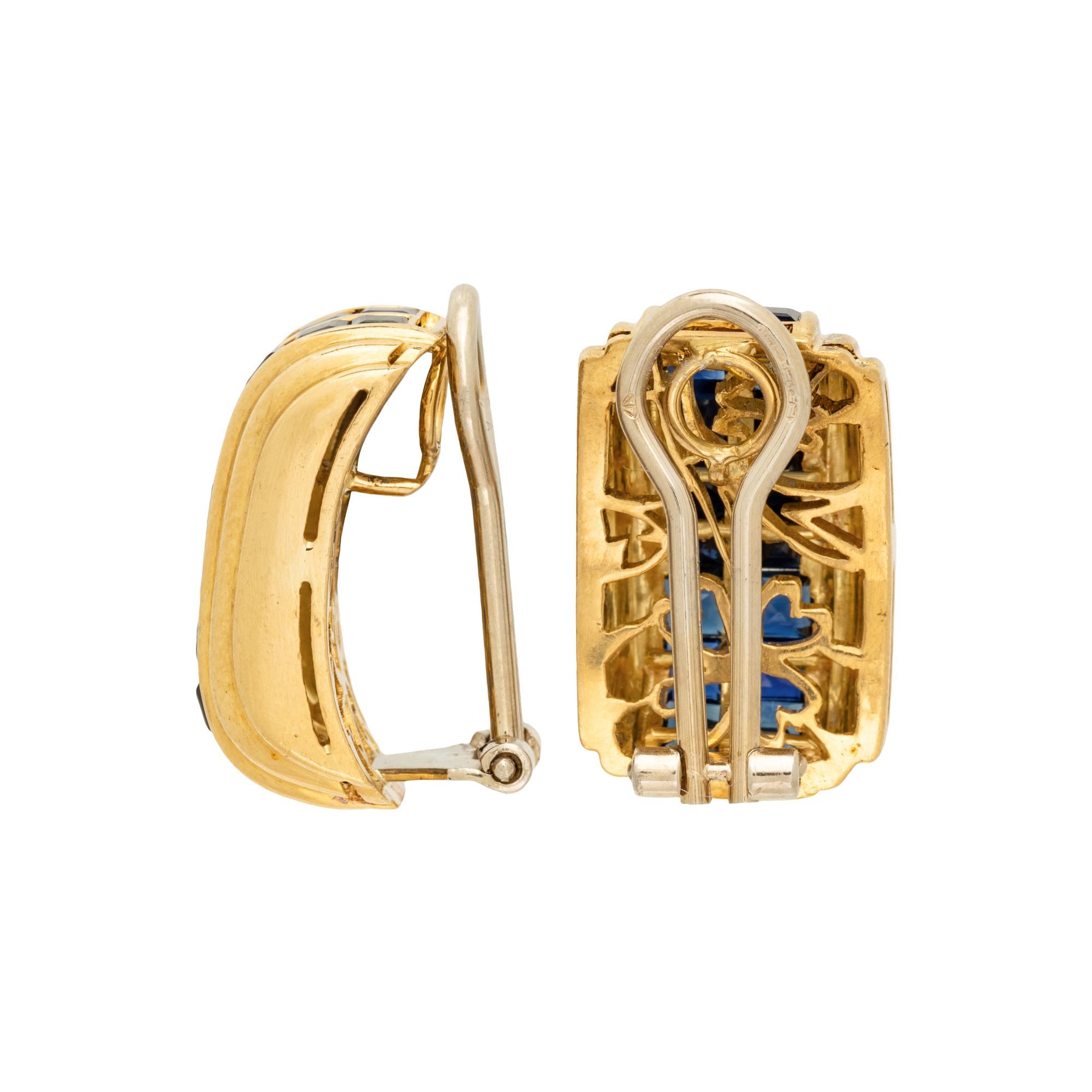 YELLOW GOLD AND SAPPHIRE EARRINGS