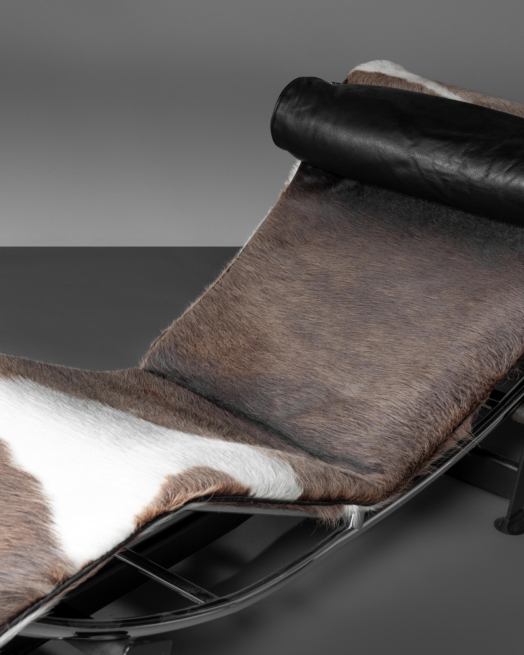 LC4 Adjustable Chaise Lounge, Cassina, Italy