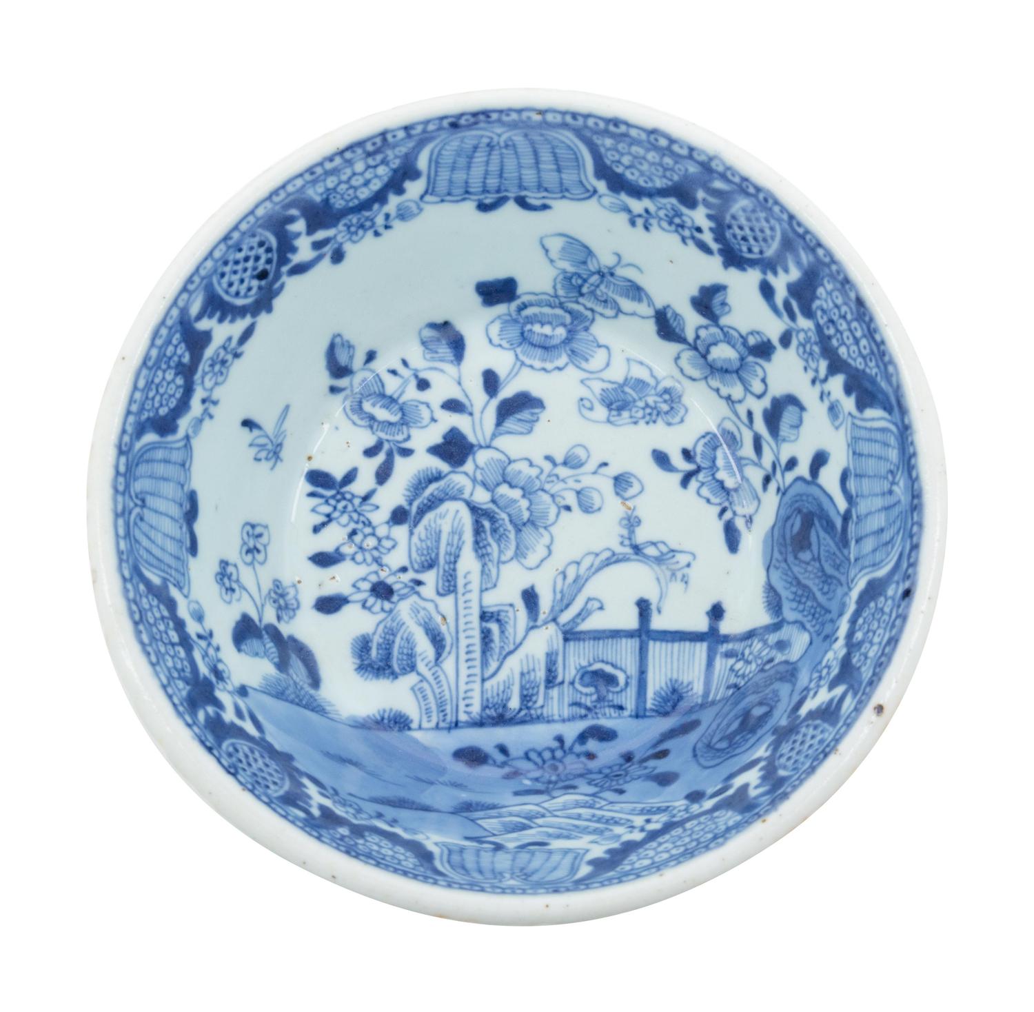 A Collection of Canton Porcelain Table Articles — 19th/20th Century