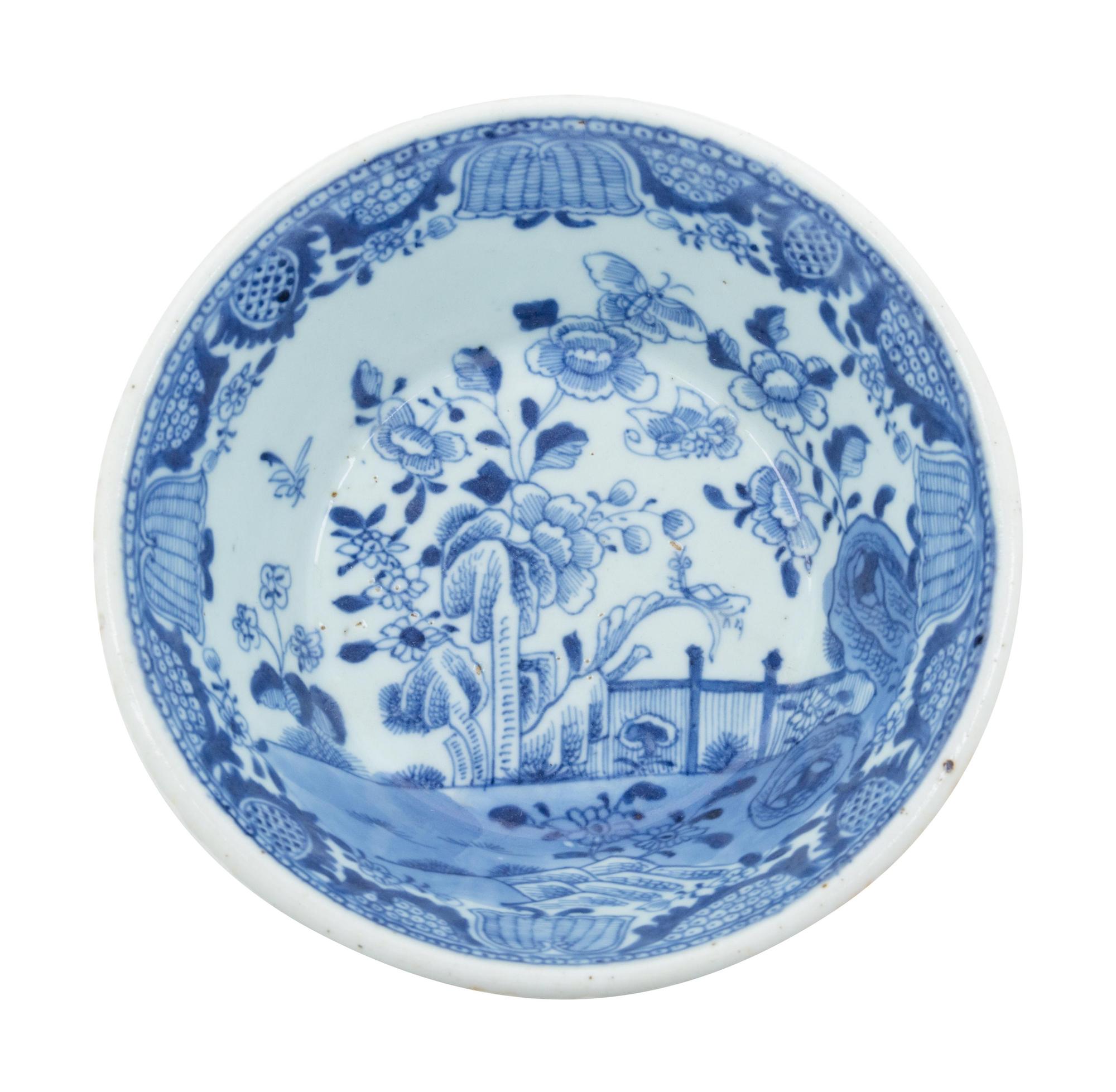 A Collection of Canton Porcelain Table Articles — 19th/20th Century