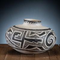 Anasazi Mogollan Black-on-White Pottery Storage Jar
