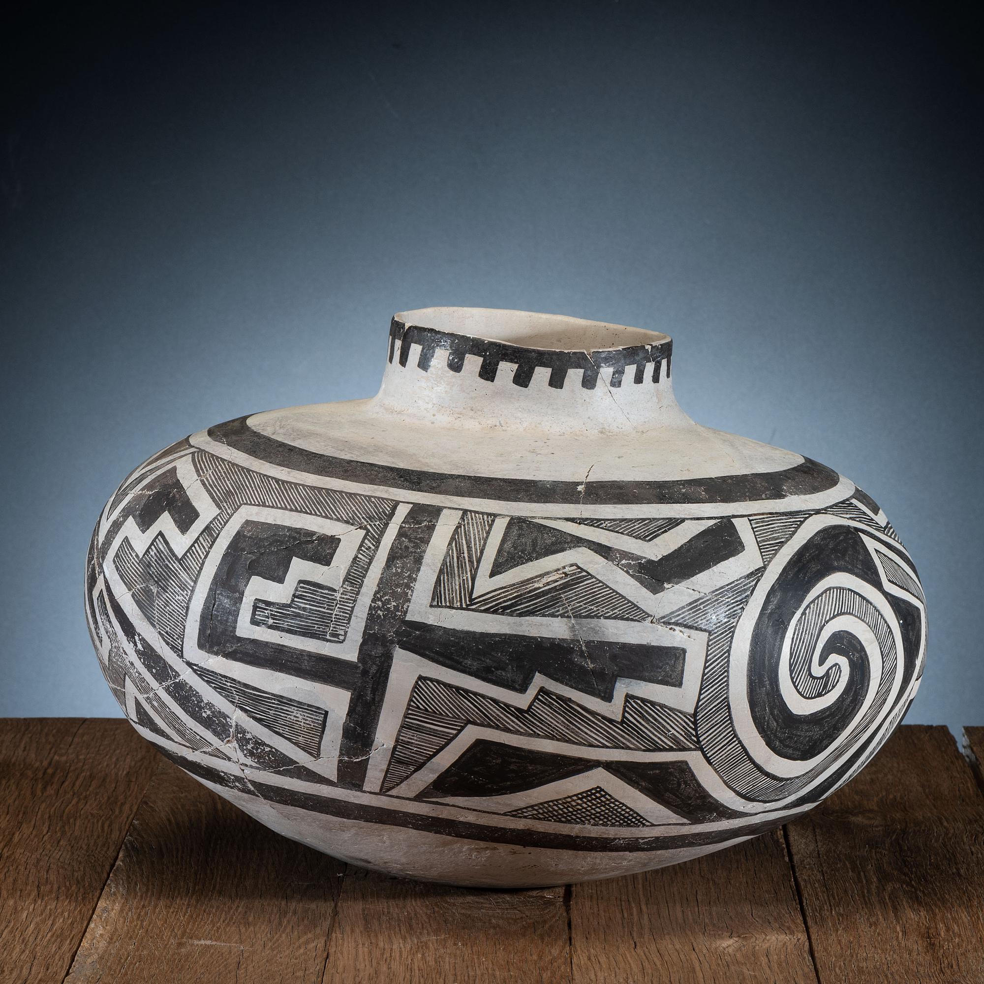 Anasazi Mogollan Black-on-White Pottery Storage Jar