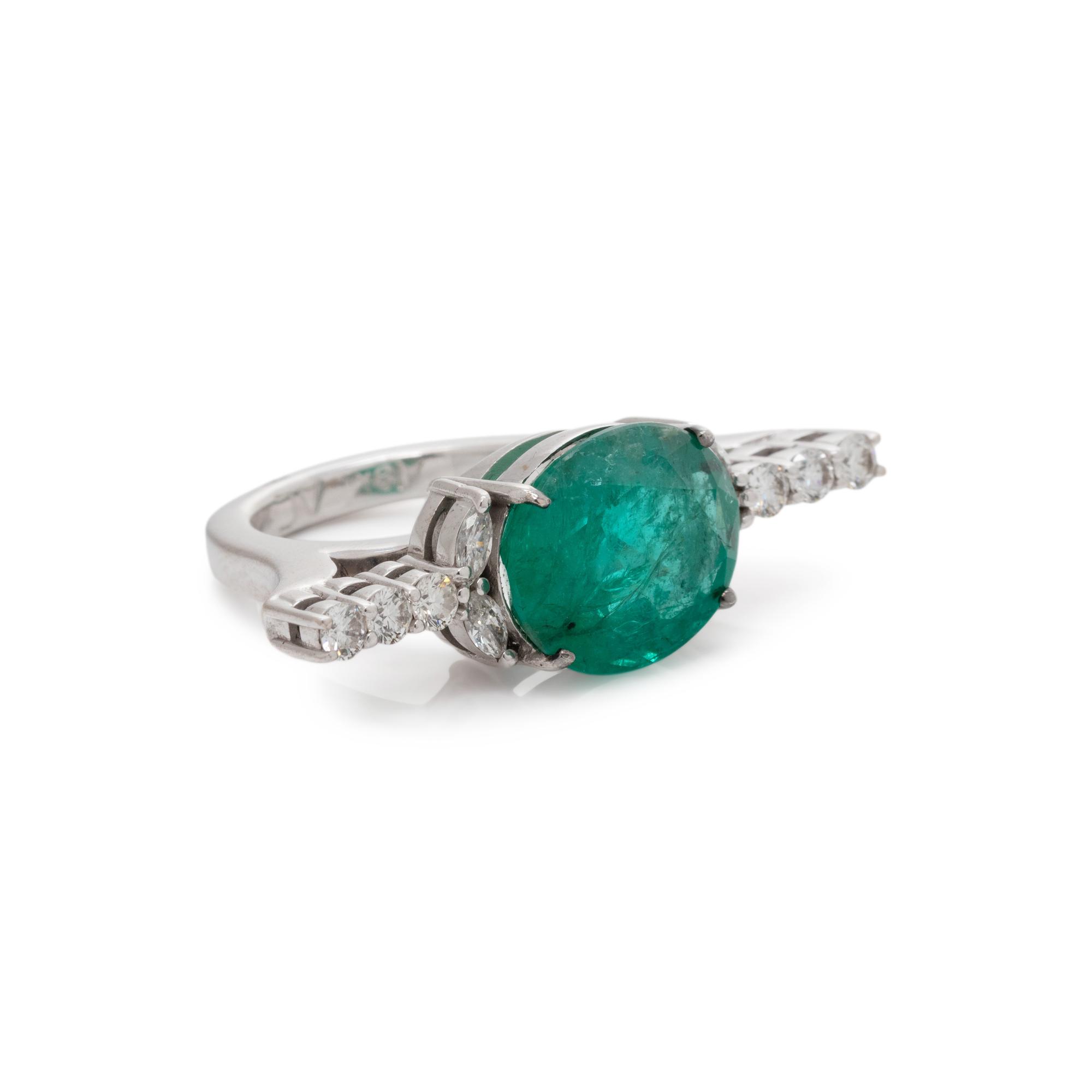 EMERALD AND DIAMOND RING