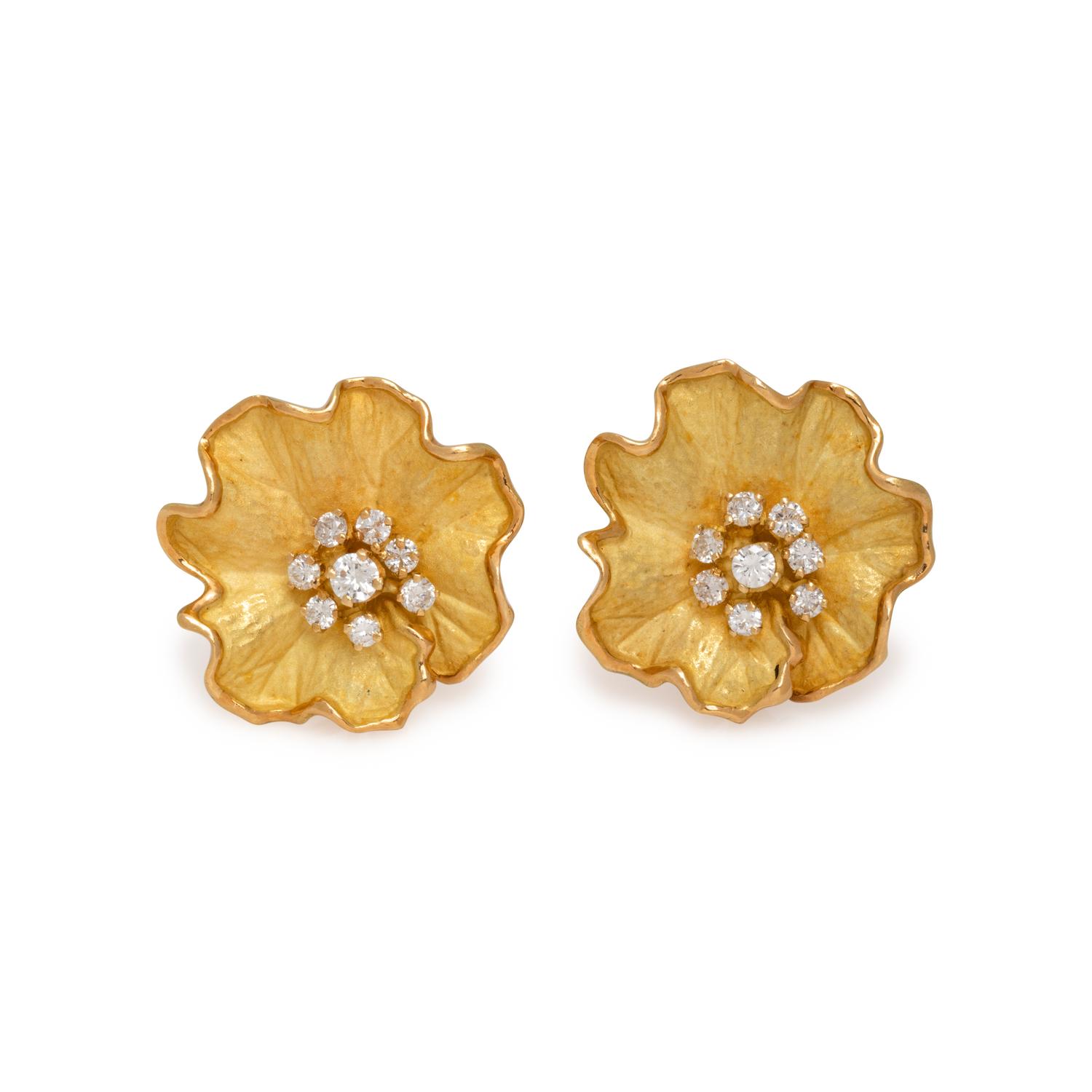 YELLOW GOLD AND DIAMOND EARCLIPS