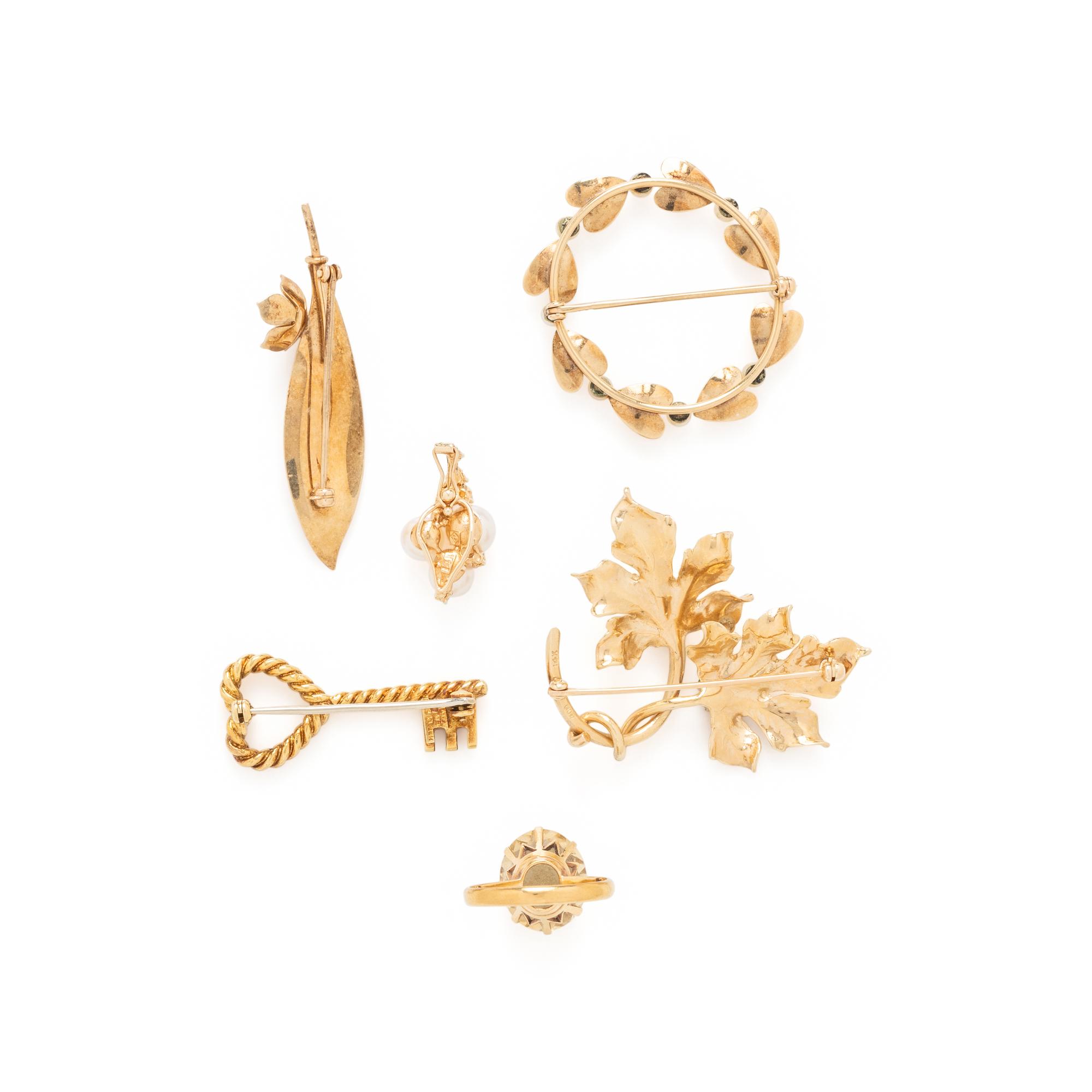 COLLECTION OF YELLOW GOLD AND GEMSTONE JEWELRY