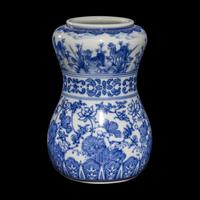 A Japanese Blue and White 'Flora and Fauna' Porcelain Vase by Makuzu Kozan (1842-1916) 宮川香山製青花花鳥圖賞瓶