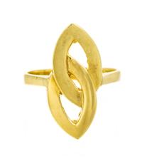 A 14 Karat Yellow Gold Knot Motif Ring. 3.40 dwts.