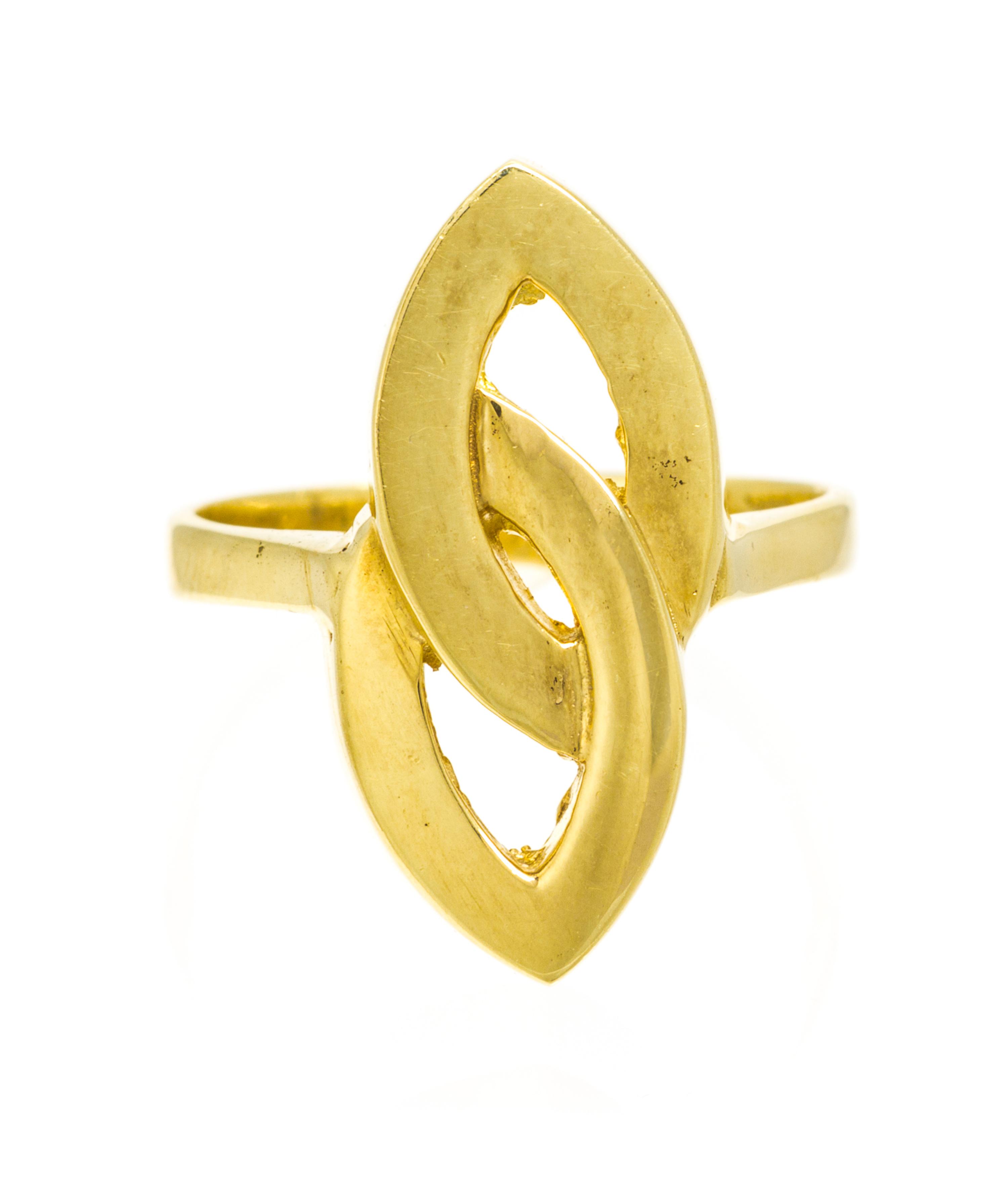 A 14 Karat Yellow Gold Knot Motif Ring. 3.40 dwts.
