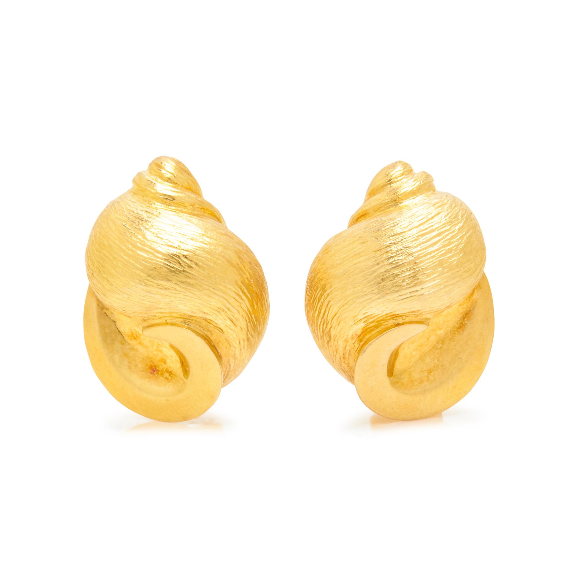 VERDURA, YELLOW GOLD SEASHELL CLIP EARRINGS