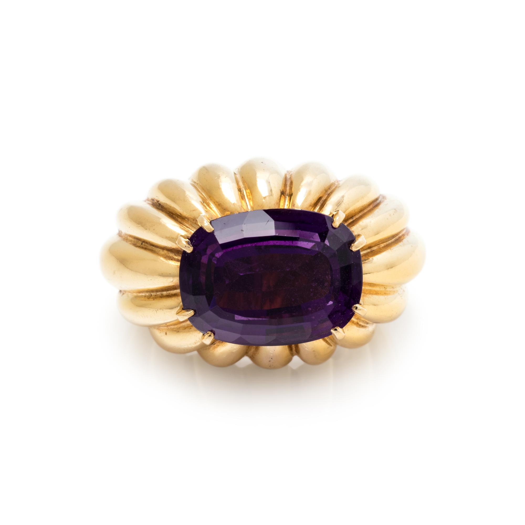 YELLOW GOLD AND AMETHYST RING