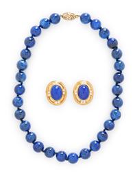 COLLECTION OF YELLOW GOLD AND LAPIS LAZULI JEWELRY