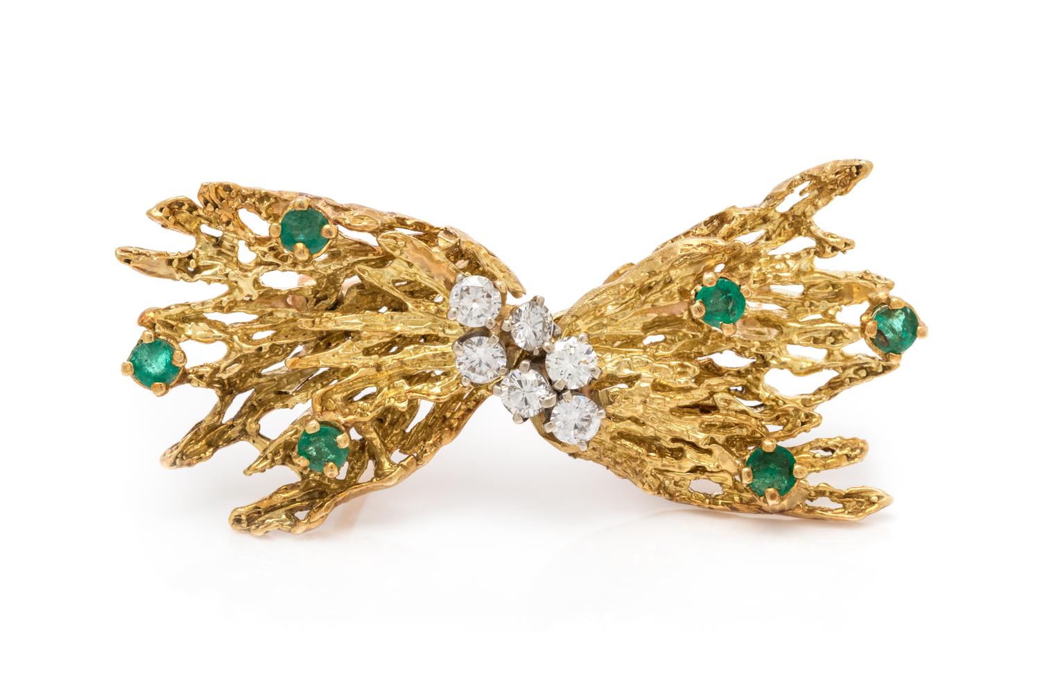 LA TRIOMPHE, YELLOW GOLD, DIAMOND AND EMERALD BROOCH