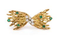 LA TRIOMPHE, YELLOW GOLD, DIAMOND AND EMERALD BROOCH