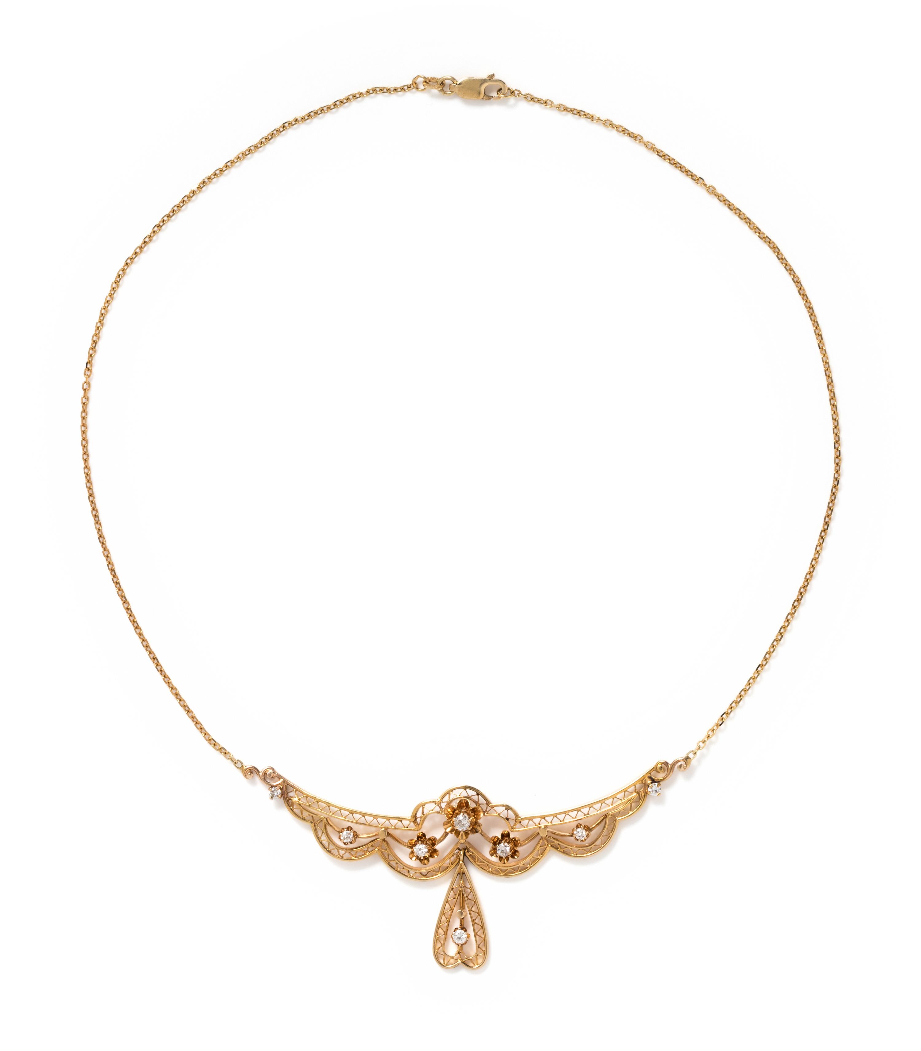 YELLOW GOLD AND DIAMOND NECKLACE