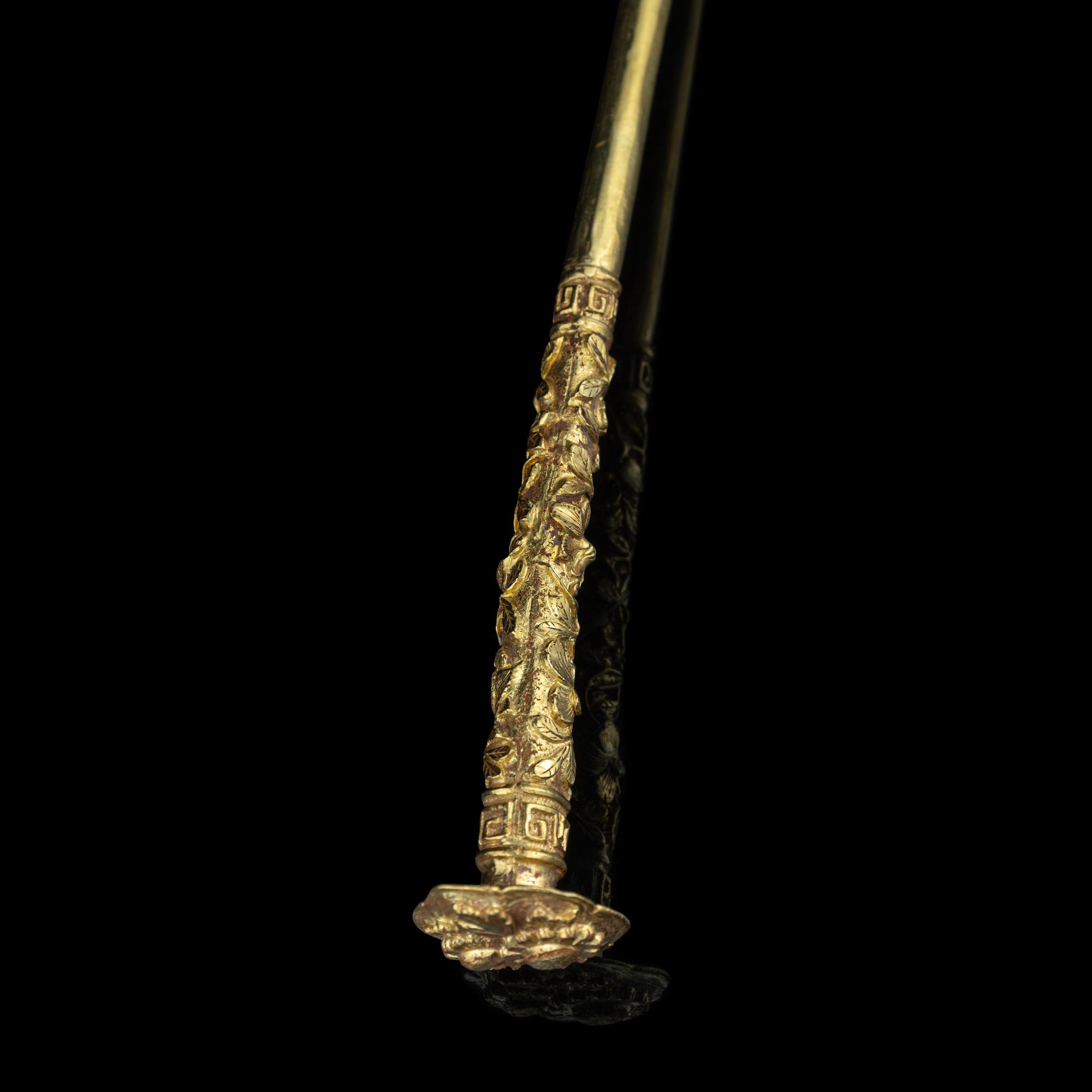 A Chinese Gold 'Floral’ Hairpin, Tongzan, Southern Song Dynasty 南宋 花卉紋金筒簪