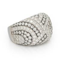 DIAMOND AND WHITE GOLD BOMBÉ RING