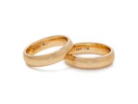 PAIR OF YELLOW GOLD BANDS