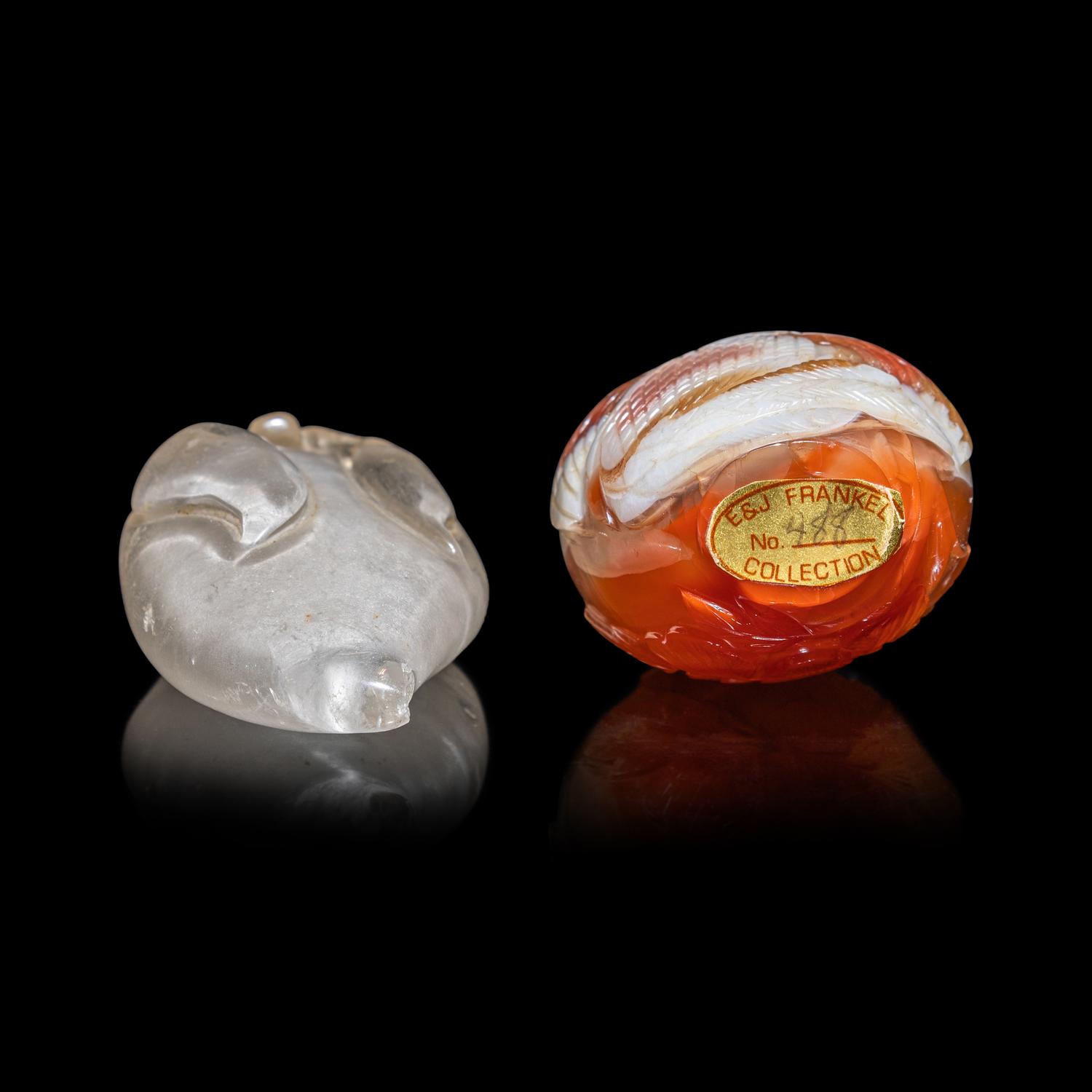 Two Chinese Hardstone Snuff Bottles 瑪瑙、水晶鼻烟壺各一
