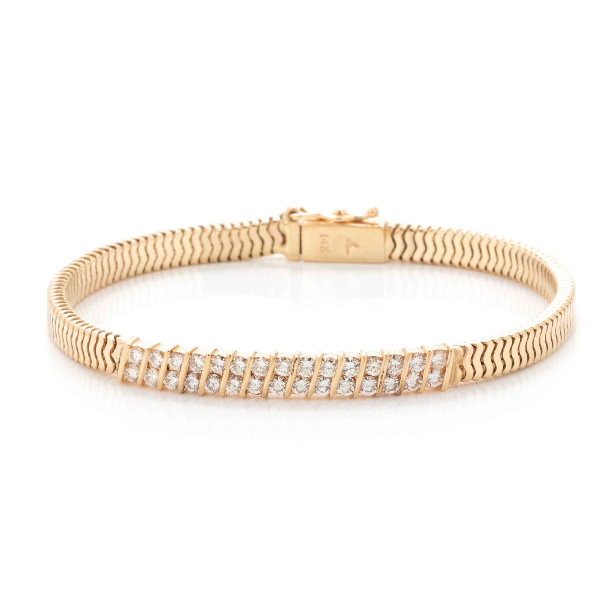 YELLOW GOLD AND DIAMOND SET