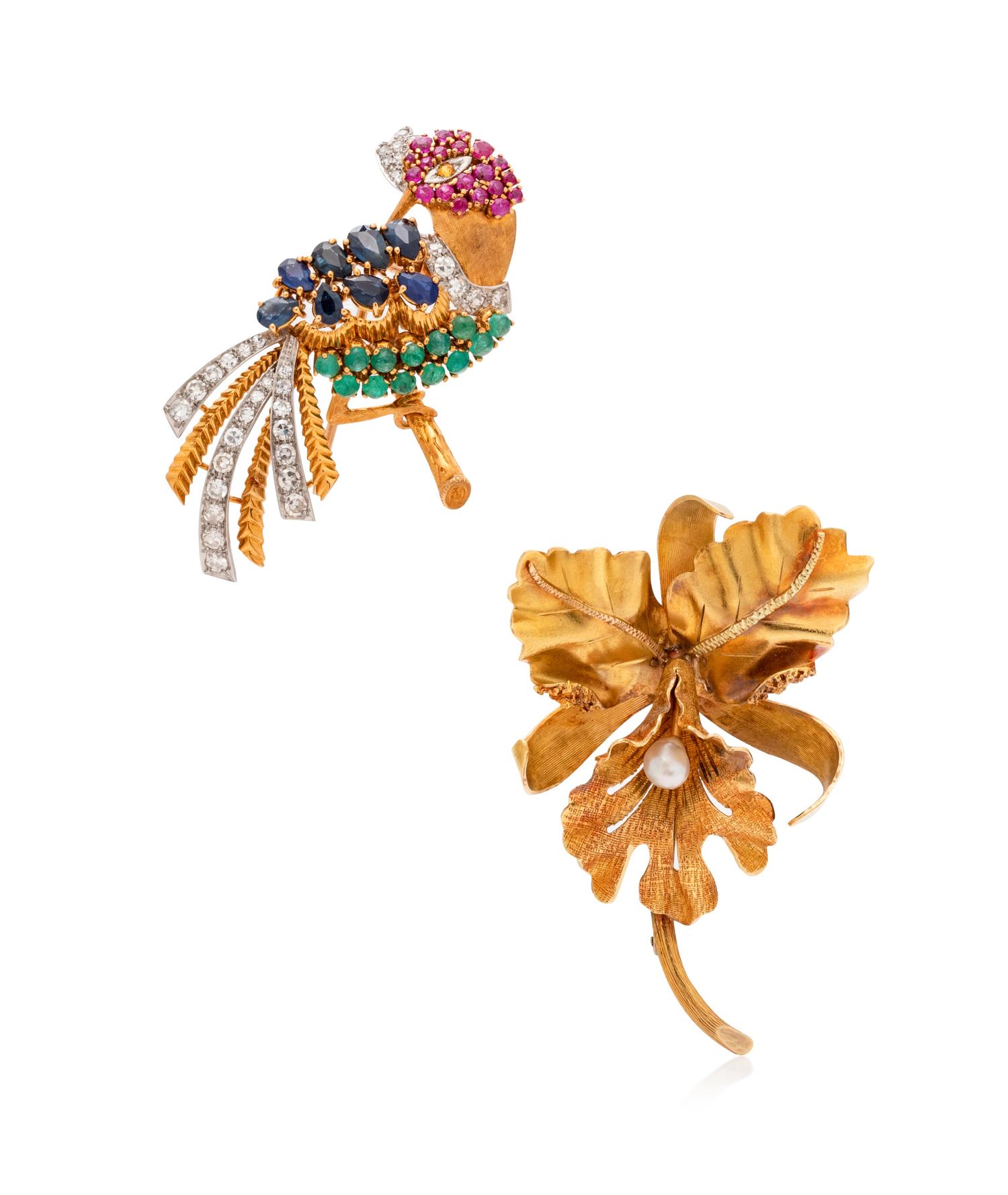 COLLECTION OF YELLOW GOLD BROOCHES
