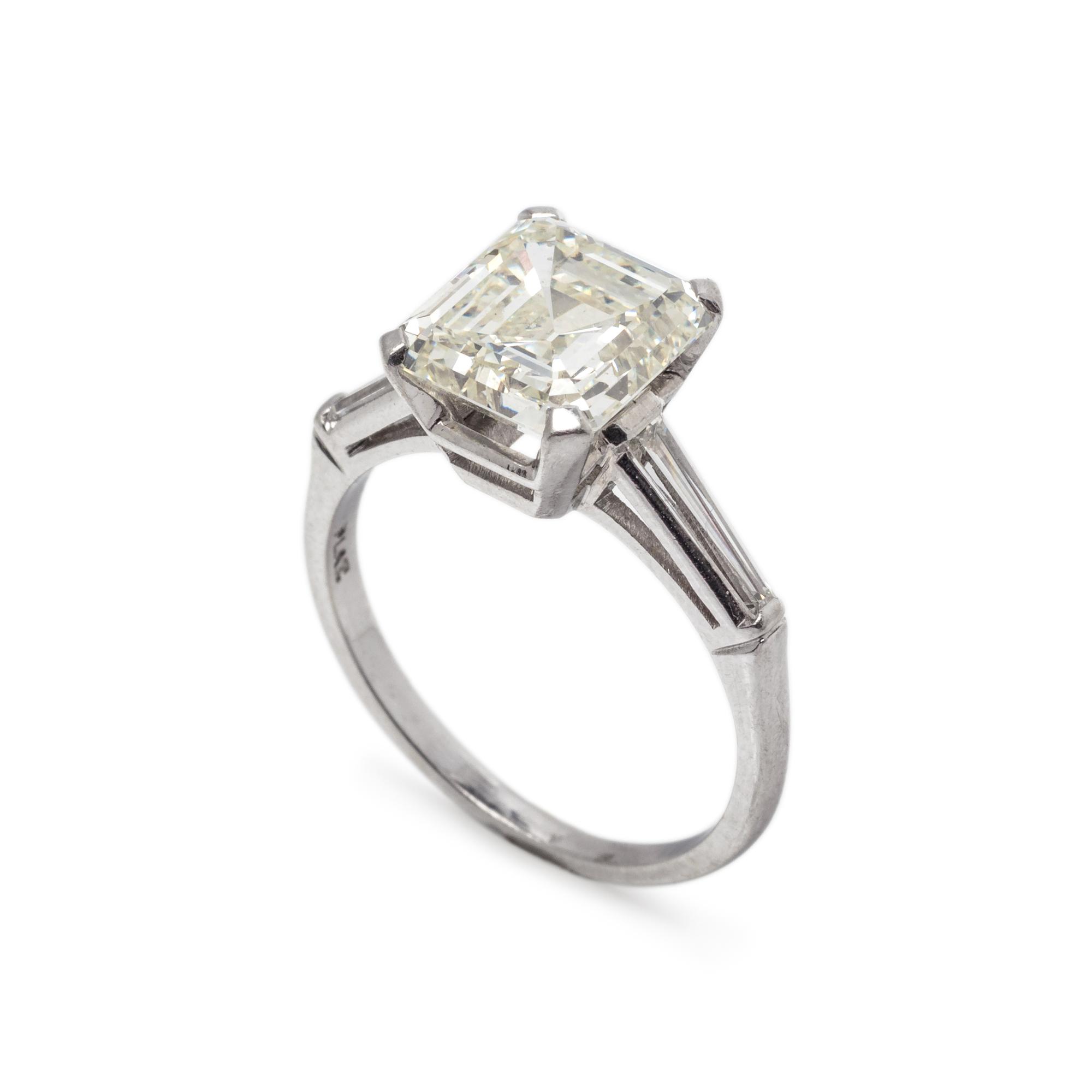 DIAMOND RING
